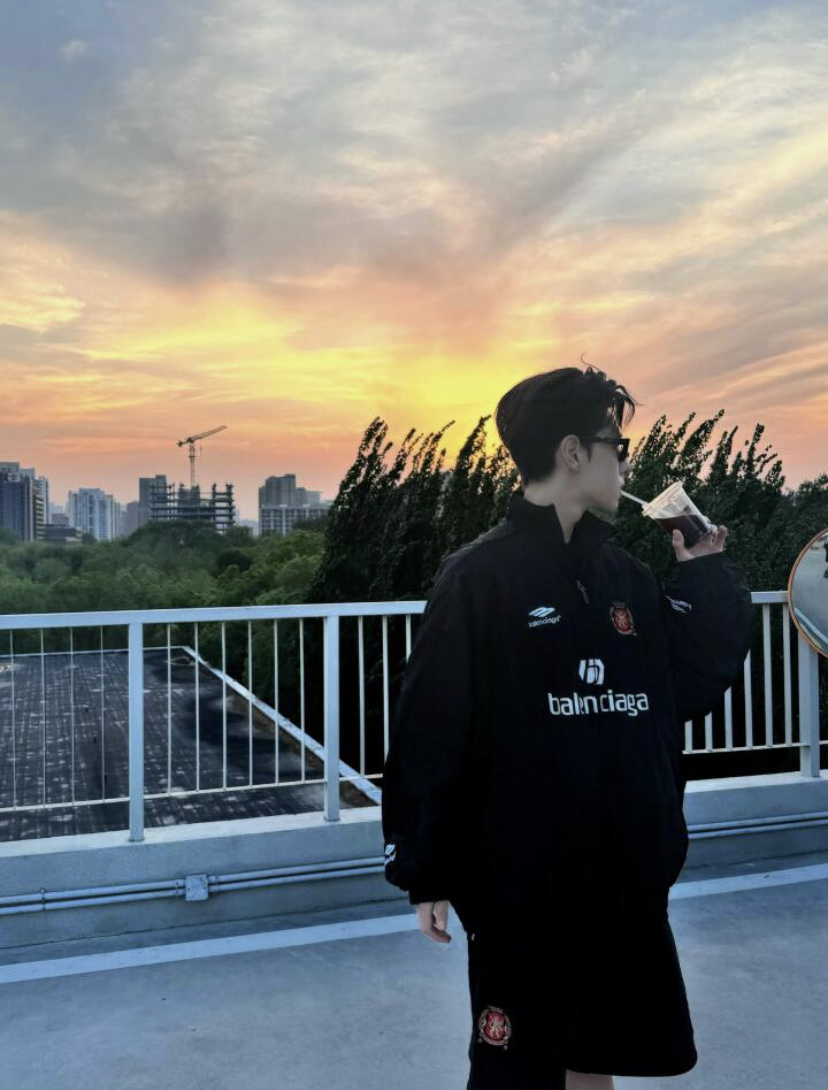 d7f80d99f8c9f2f2c3c141371540a9df_1745421743_4592.jpg d7f80d99f8c9f2f2c3c141371540a9df_1745421743_4592.jpg