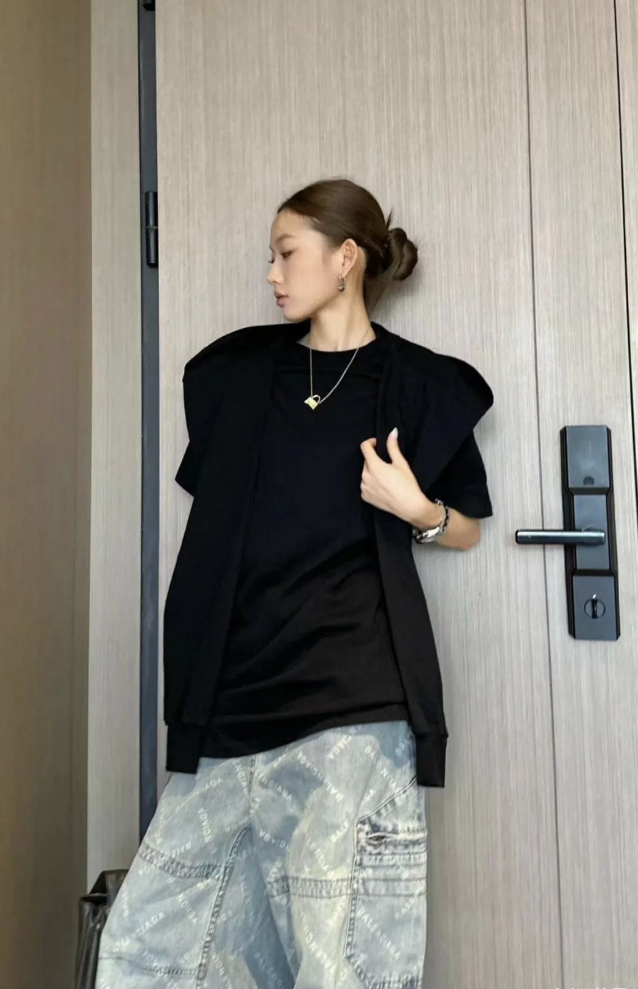 d7f80d99f8c9f2f2c3c141371540a9df_1745422715_8024.jpg d7f80d99f8c9f2f2c3c141371540a9df_1745422715_8024.jpg