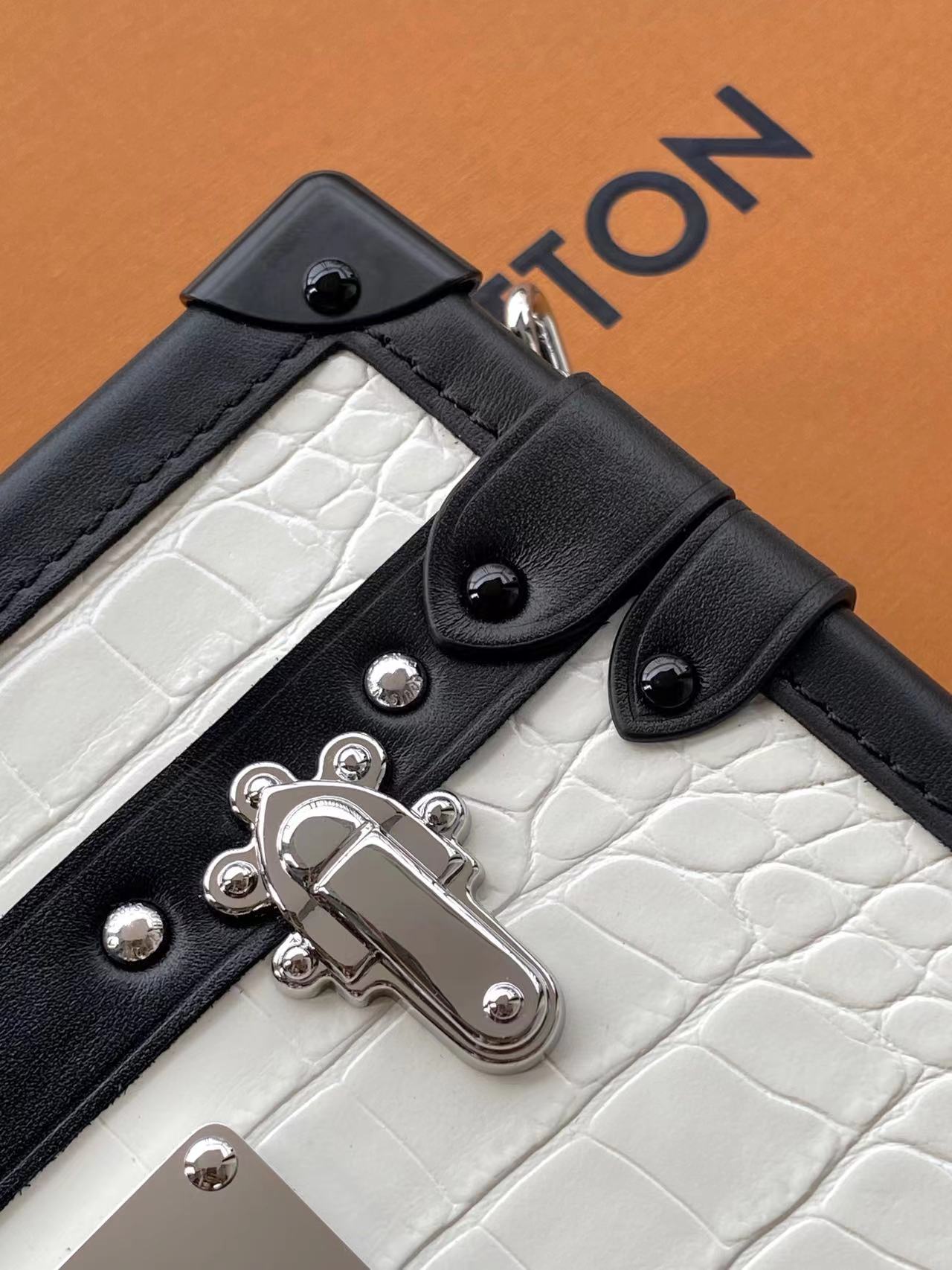 8e11d86c81587bfe3537b2d5d5b5f385_1748532972_1052.jpg 8e11d86c81587bfe3537b2d5d5b5f385_1748532972_1052_1748533070.jpg