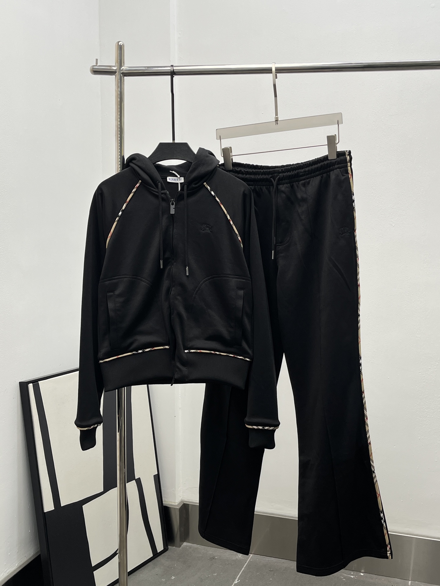 82a5d493af58939aa272a7a2110f7261_1756119709_5276.jpg 82a5d493af58939aa272a7a2110f7261_1756119709_5276.jpg