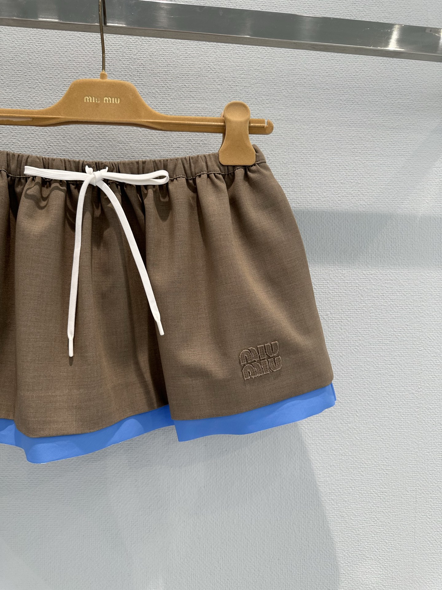 aae005b47a5870350cc50c3c12d3e0e1_1755186602_9119.jpg aae005b47a5870350cc50c3c12d3e0e1_1755186602_9119_1755224787.jpg