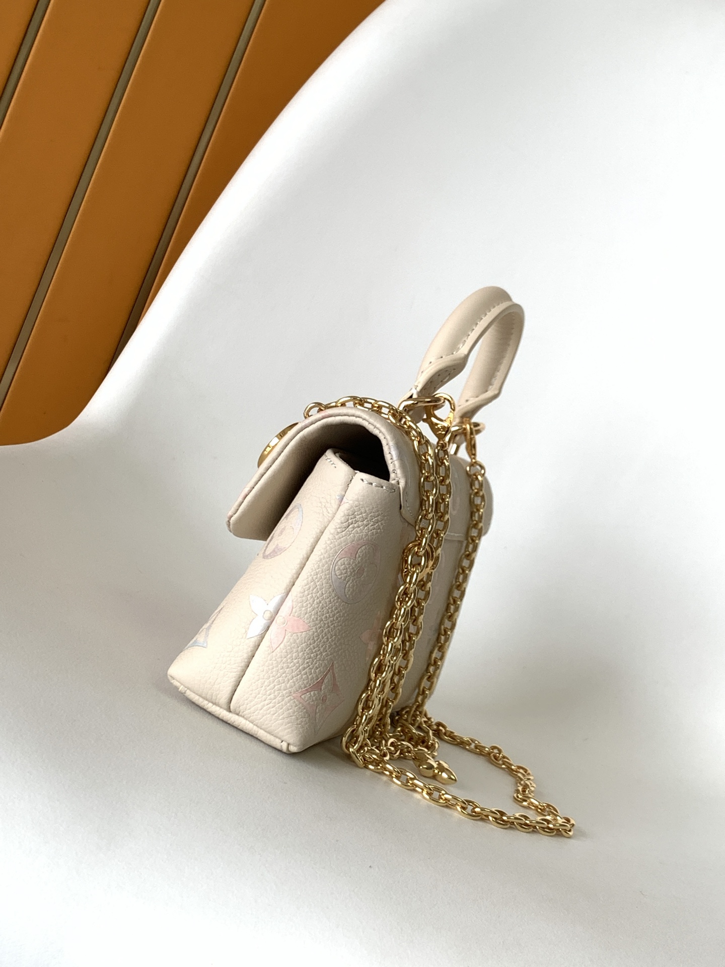 0af9d5d118f393dad766208dfc967053_1758248239_2461.jpg 0af9d5d118f393dad766208dfc967053_1758248239_2461_1758256309.jpg