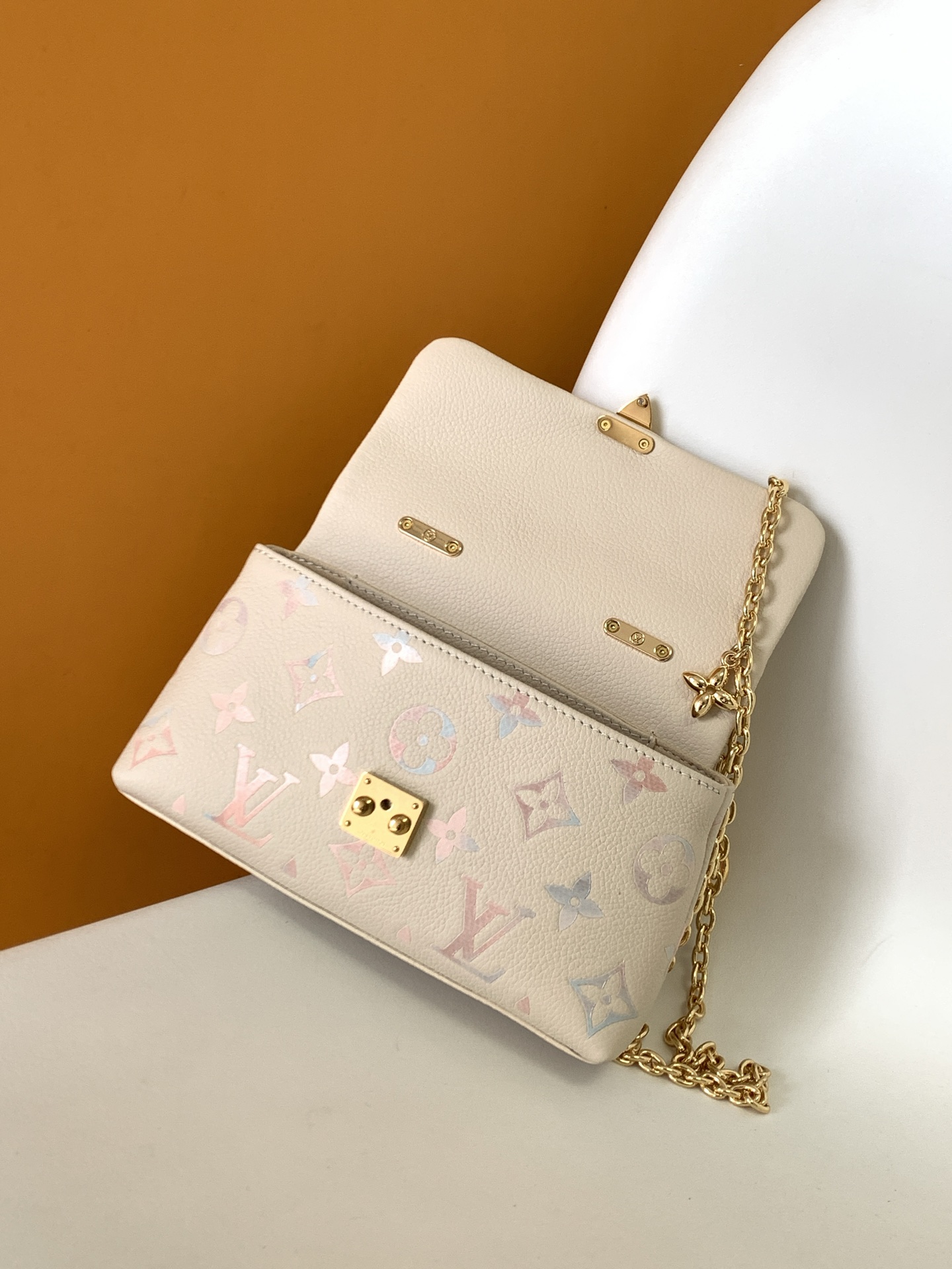 0af9d5d118f393dad766208dfc967053_1758248239_8714.jpg 0af9d5d118f393dad766208dfc967053_1758248239_8714_1758256309.jpg