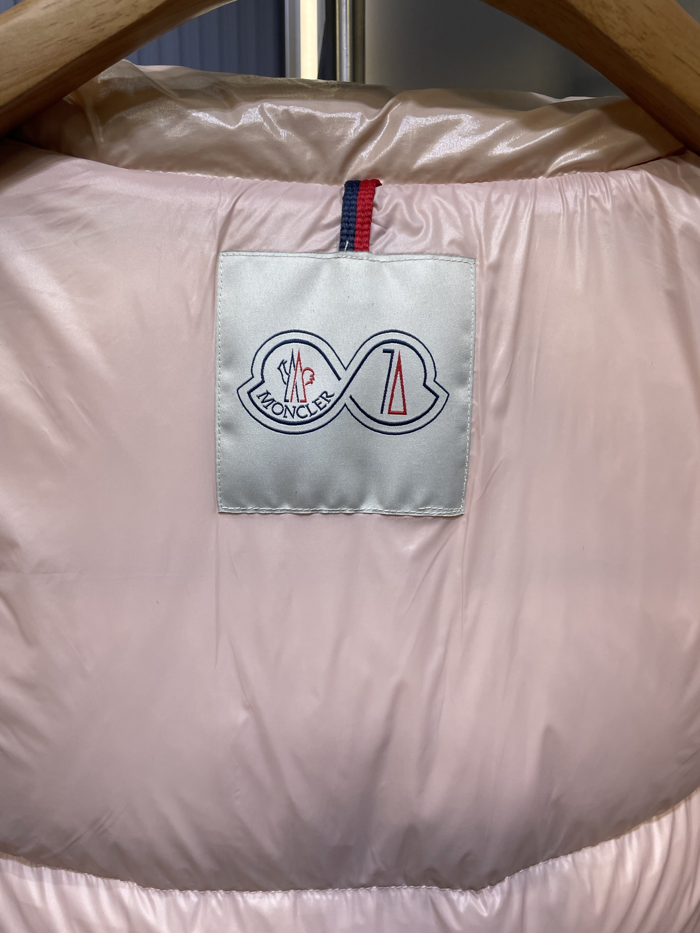 bdf2aeccbe076a59fe986f24e2b60ff8_1758984821_1935.jpg bdf2aeccbe076a59fe986f24e2b60ff8_1758984821_1935_1758984863.jpg