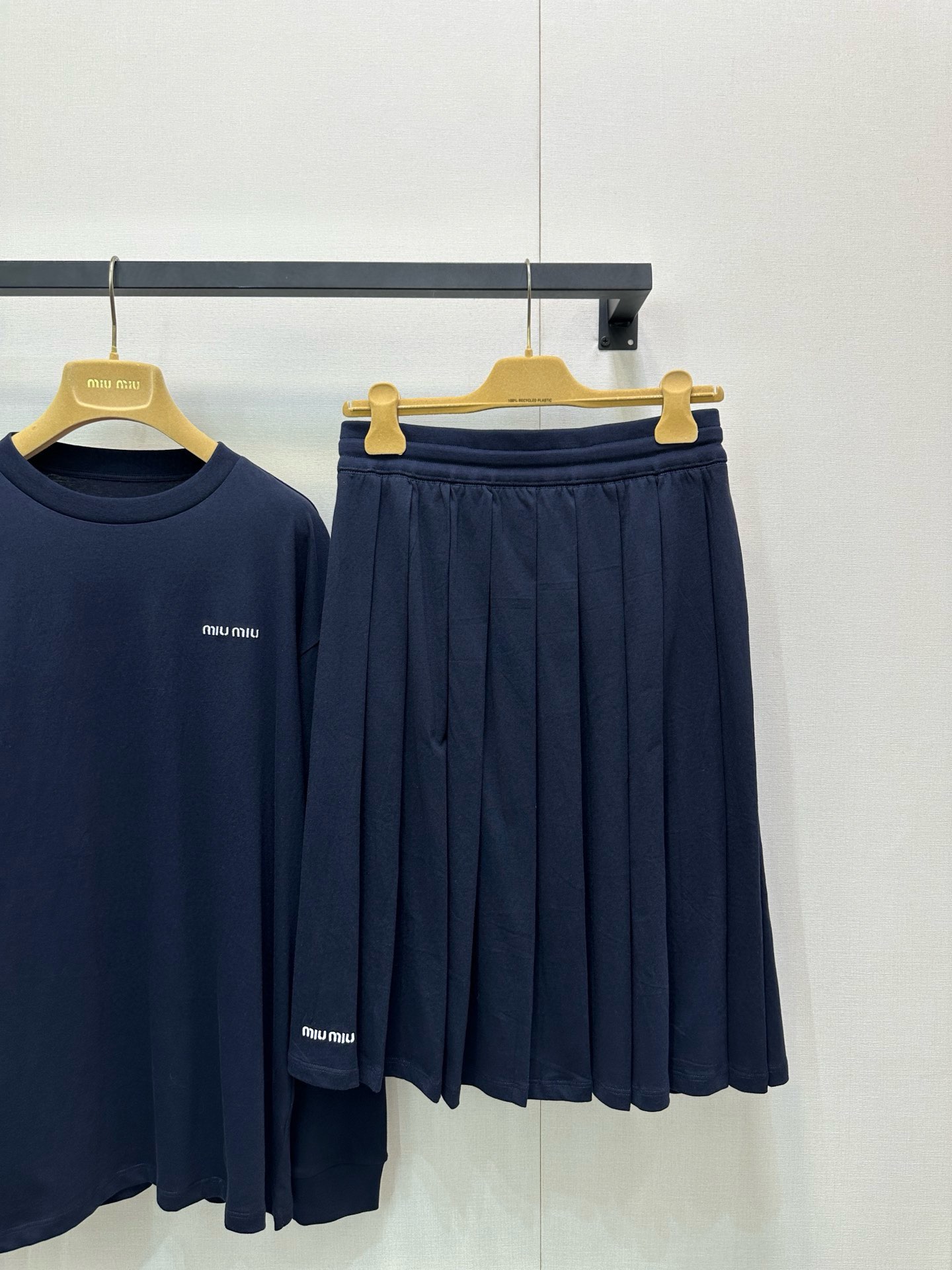 cc4b67a4ae54b225e2b3b003f19d1bf8_1759146090_1241.jpg cc4b67a4ae54b225e2b3b003f19d1bf8_1759146090_1241_1759146237.jpg