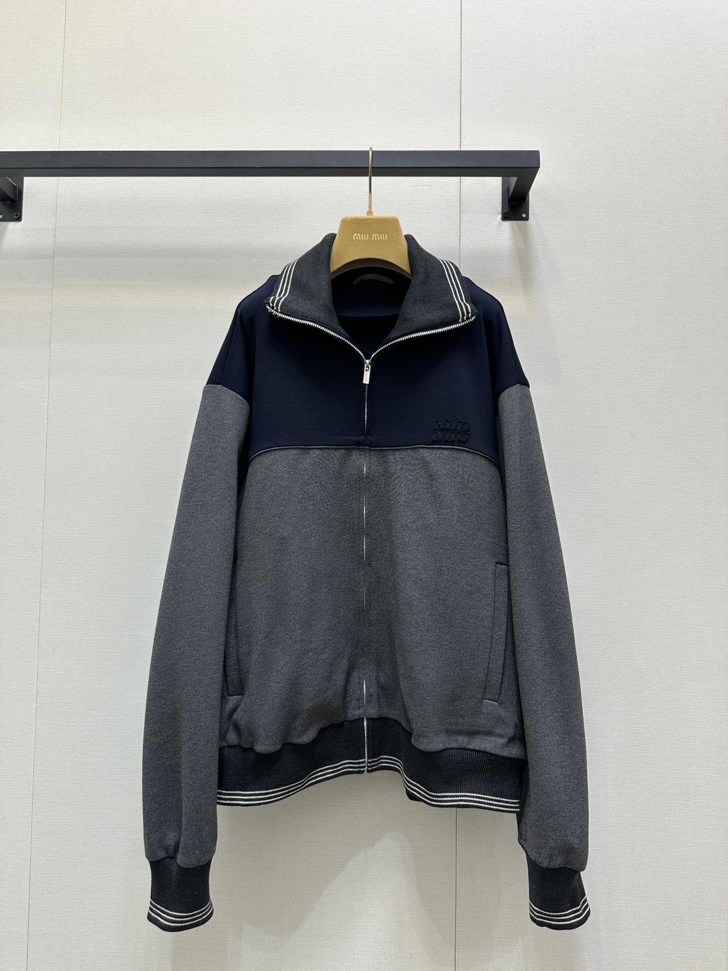 f586caa47951ddaca472231cd4a54358_1758762362_0419.jpg f586caa47951ddaca472231cd4a54358_1758762362_0419_1758764306.jpg