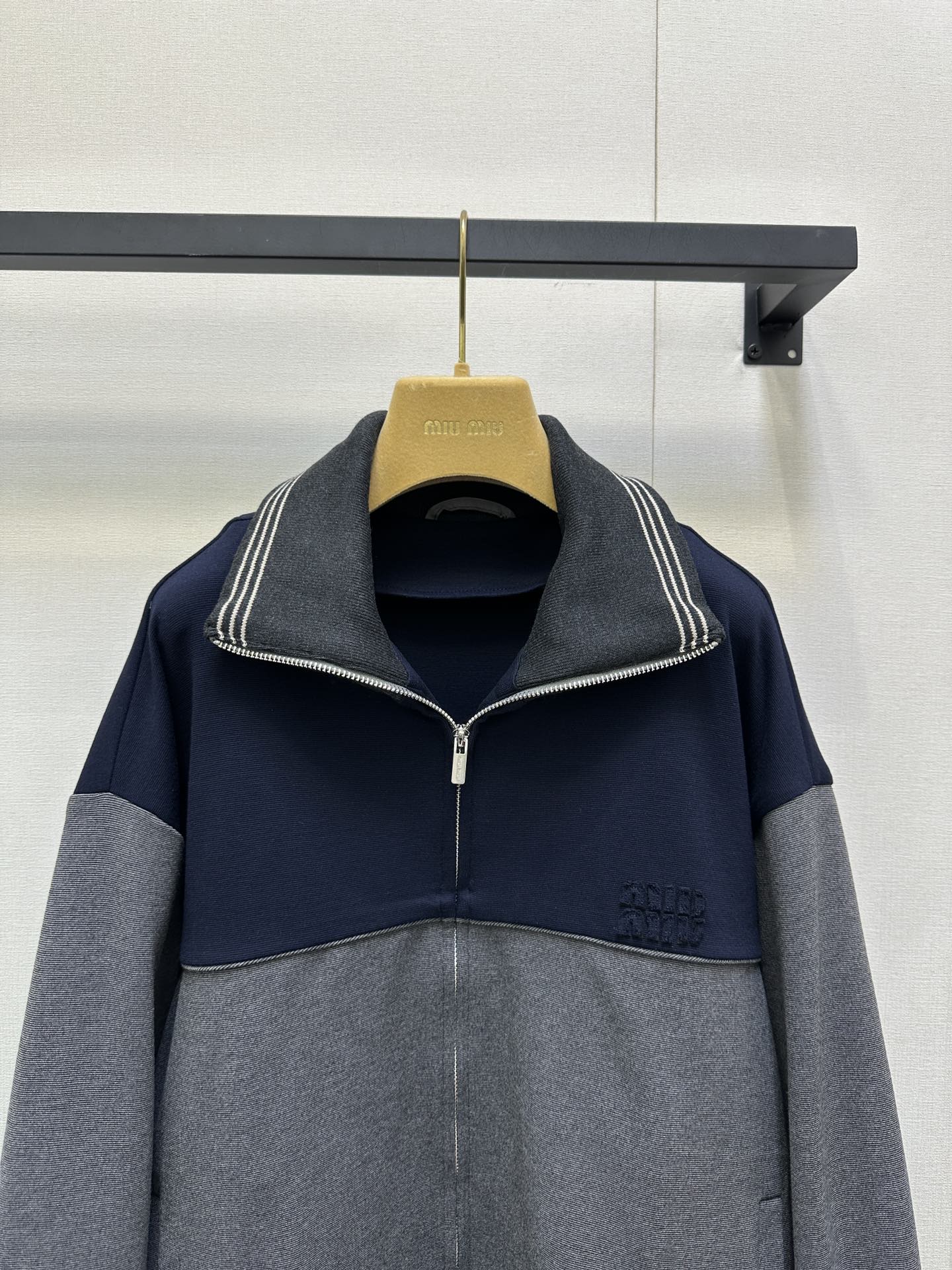 f586caa47951ddaca472231cd4a54358_1758762362_2418.jpg f586caa47951ddaca472231cd4a54358_1758762362_2418_1758764306.jpg