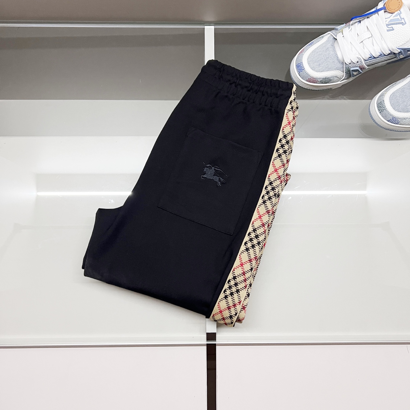 7ca395b4769427b4db35e8f69cc43b31_1761450354_365.jpg 7ca395b4769427b4db35e8f69cc43b31_1761450354_365_1761450450.jpg