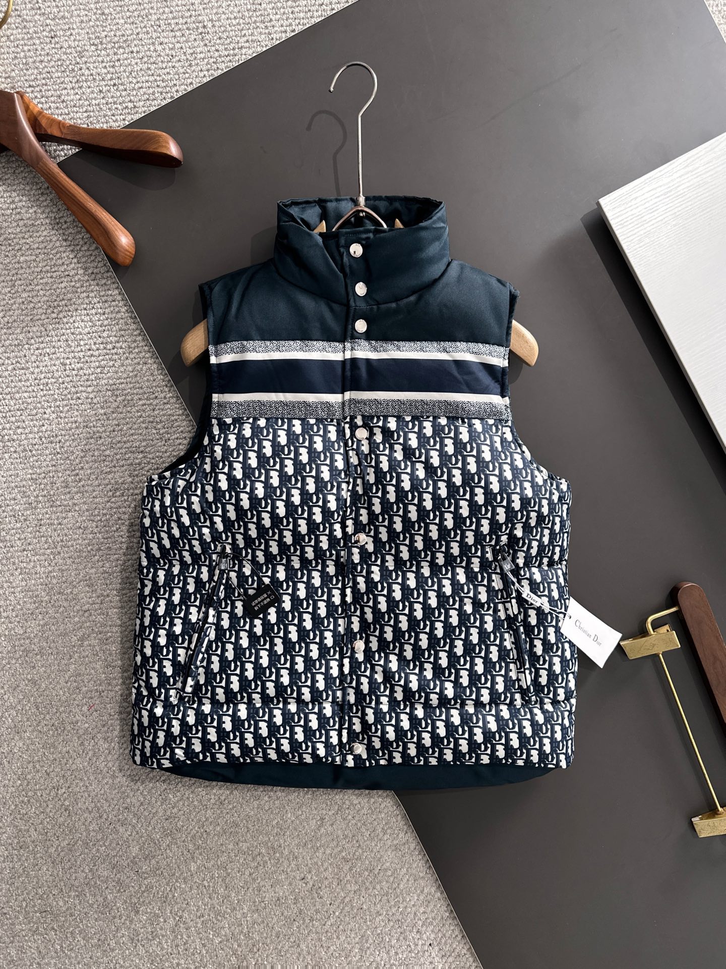 bbd75aea921b5400f52860490cf80335_1761670027_6812.jpg bbd75aea921b5400f52860490cf80335_1761670027_6812_1761670172_1761670458.jpg