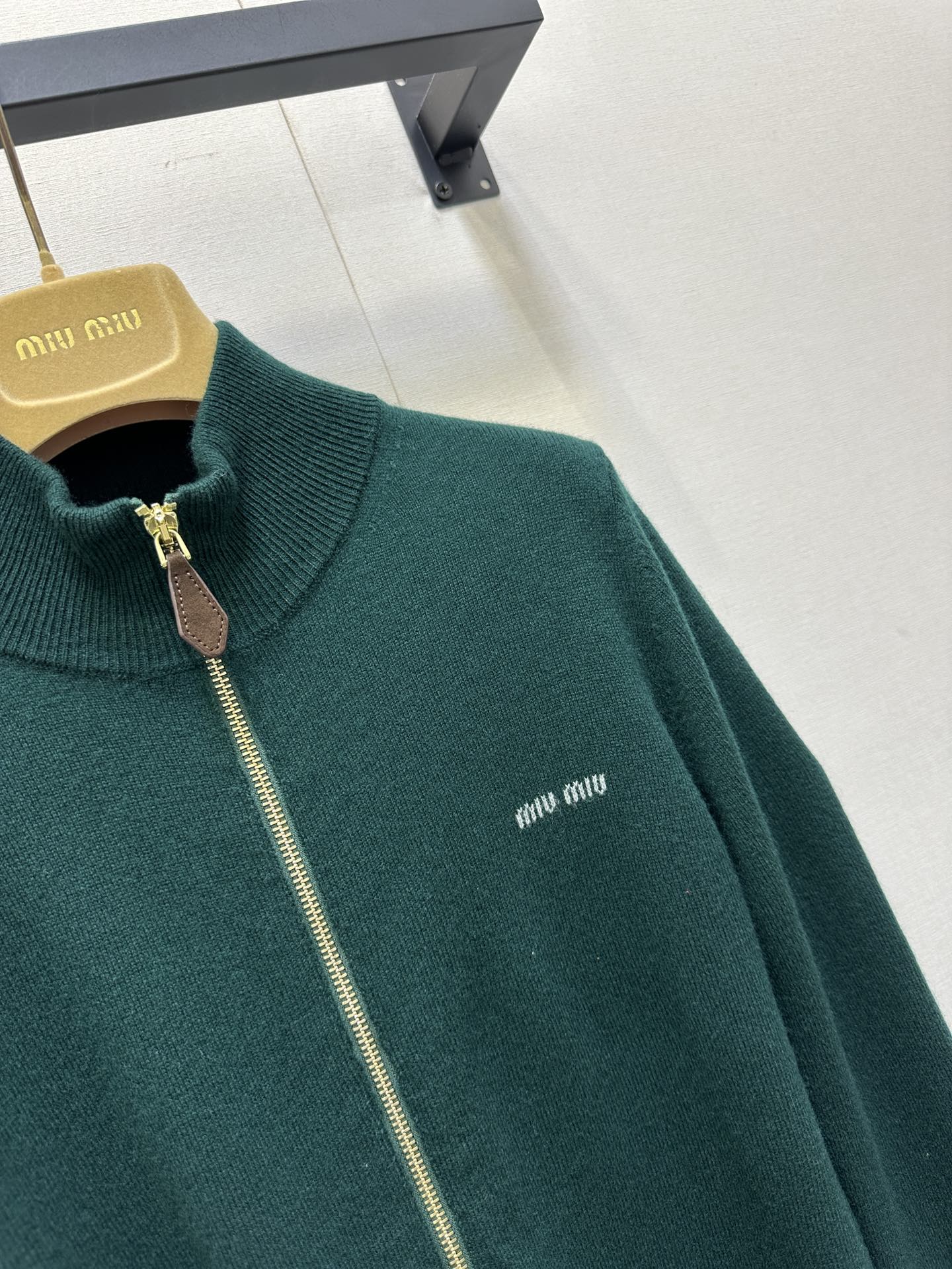 cb5e44b6b23050dadd724ae98119bb0c_1759452275_8839.jpg cb5e44b6b23050dadd724ae98119bb0c_1759452275_8839_1759452418.jpg