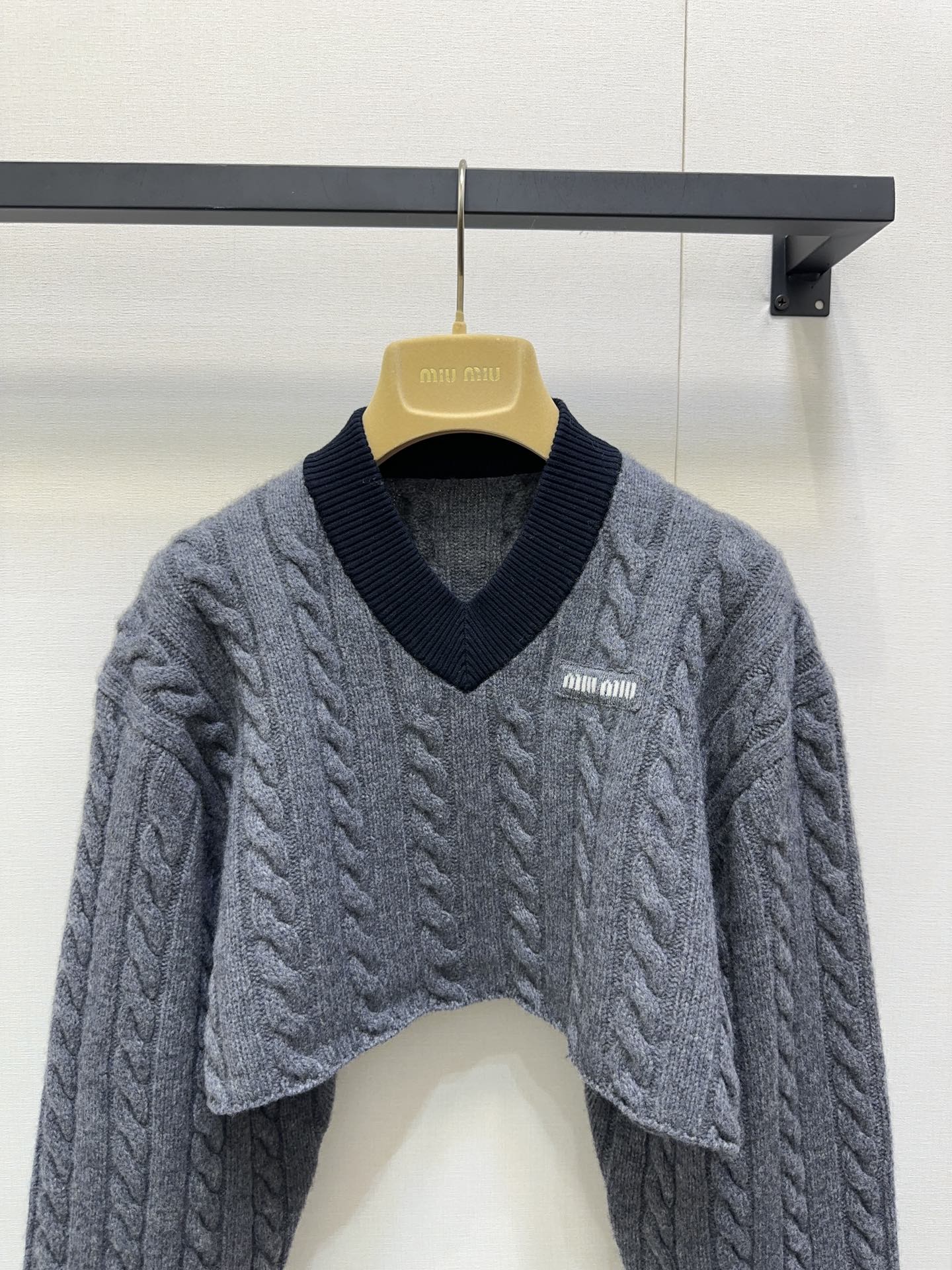 d9e68e5dd87819ff7ce69ea6a448e133_1760355497_8225.jpg d9e68e5dd87819ff7ce69ea6a448e133_1760355497_8225.jpg