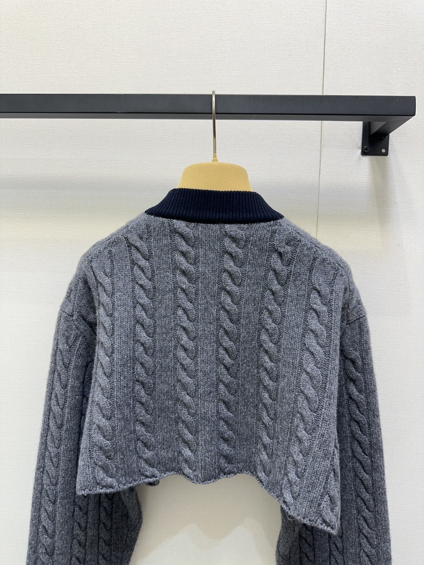 d9e68e5dd87819ff7ce69ea6a448e133_1760355498_3463.jpg d9e68e5dd87819ff7ce69ea6a448e133_1760355498_3463.jpg