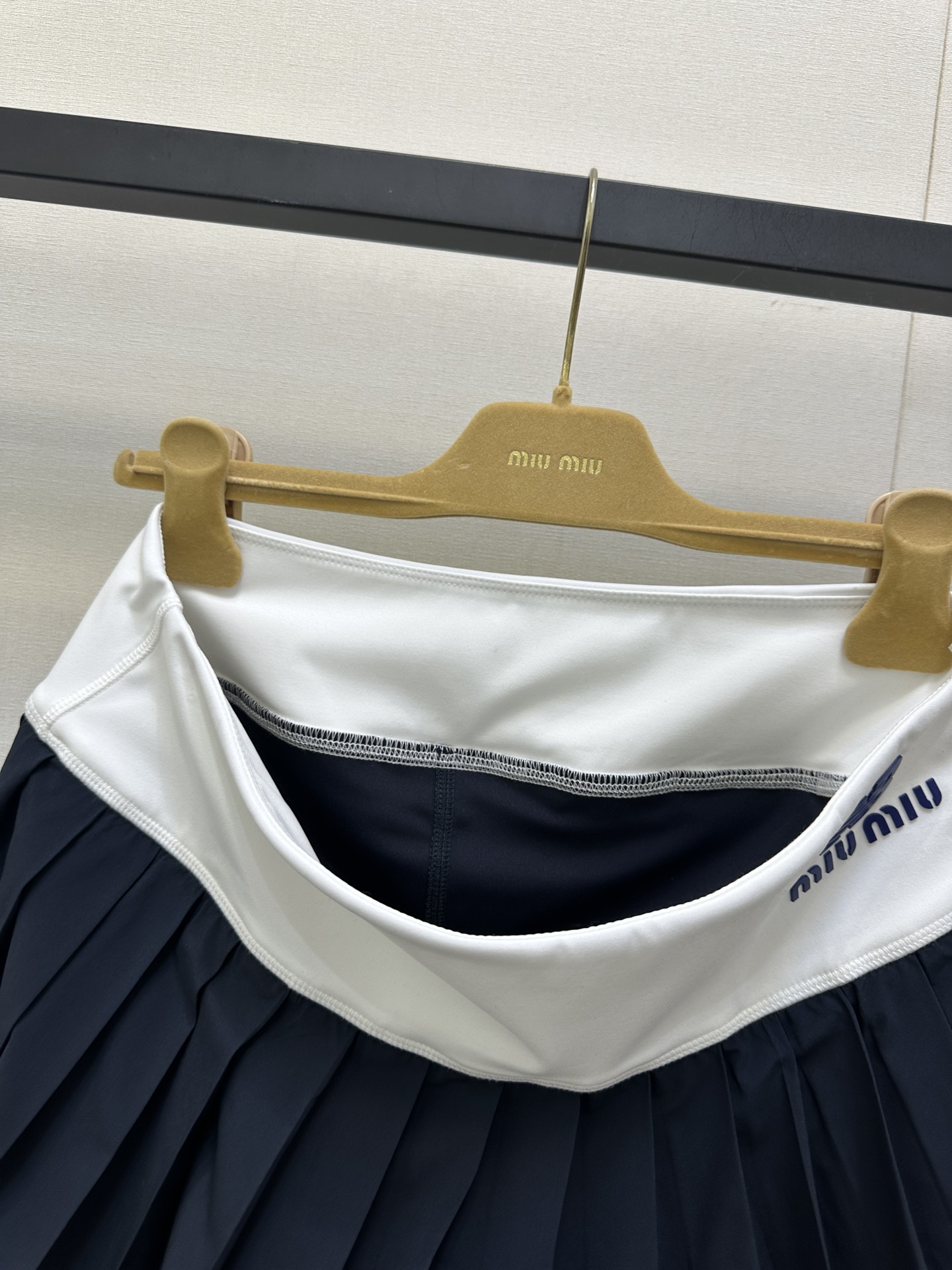 d9e68e5dd87819ff7ce69ea6a448e133_1760357446_5894.jpg d9e68e5dd87819ff7ce69ea6a448e133_1760357446_5894_1760357573.jpg