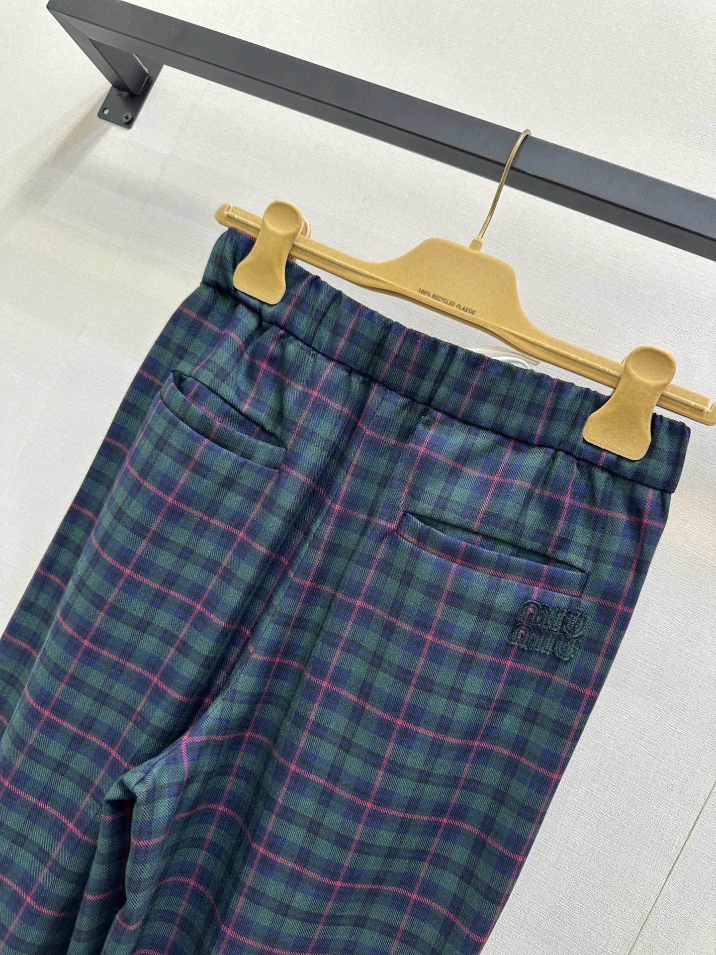 d9e68e5dd87819ff7ce69ea6a448e133_1760358780_7747.jpg d9e68e5dd87819ff7ce69ea6a448e133_1760358780_7747.jpg