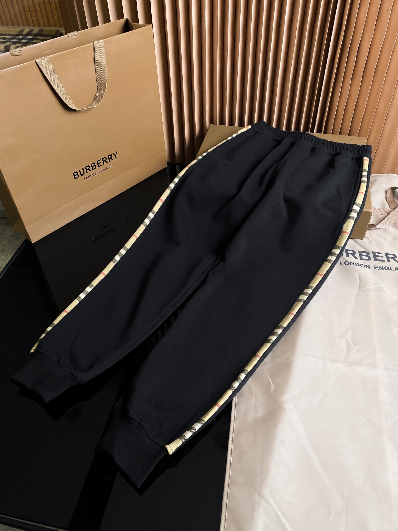 3ce7762540527f4faafb2ae83620056d_1762608400_9429.jpg 3ce7762540527f4faafb2ae83620056d_1762608400_9429_1762610166.jpg