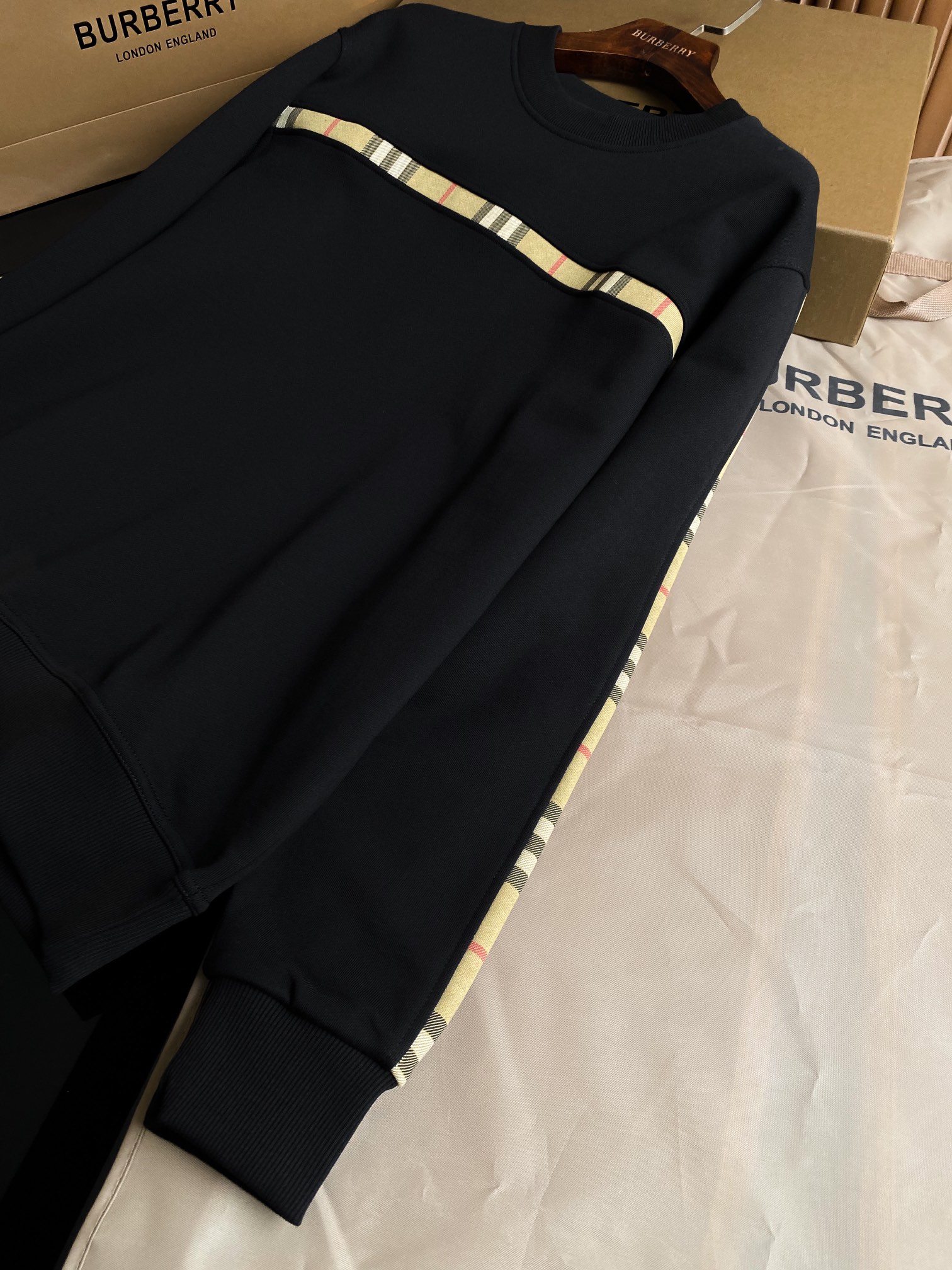 3ce7762540527f4faafb2ae83620056d_1762608524_6862.jpg 3ce7762540527f4faafb2ae83620056d_1762608524_6862_1762608739.jpg