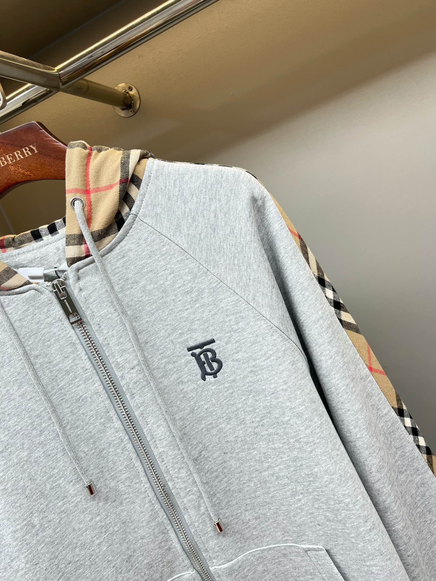 3ce7762540527f4faafb2ae83620056d_1762608894_0832.jpg 3ce7762540527f4faafb2ae83620056d_1762608894_0832_1762610002.jpg