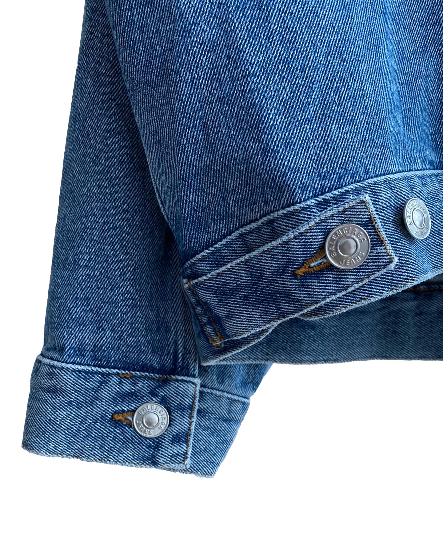 41178405bd8197bdf6a3bba3e5237b84_1764473462_8968.jpg 41178405bd8197bdf6a3bba3e5237b84_1764473462_8968_1764473811_1764474074.jpg