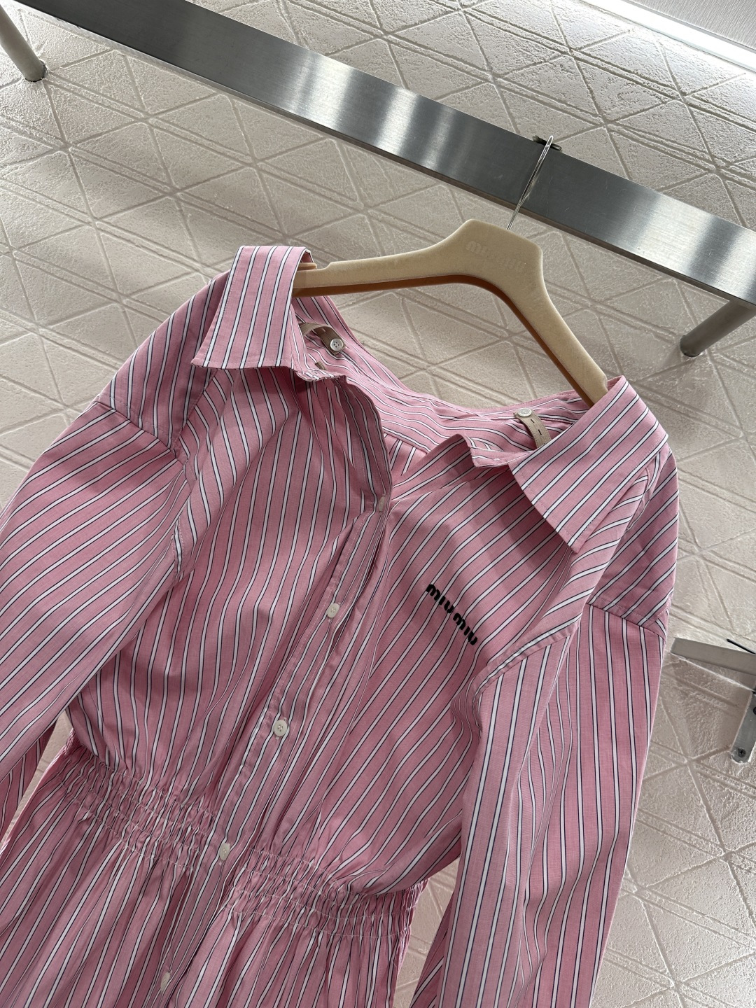 5b72187618f474a6c7baffdcd237b839_1763375347_881.jpg 5b72187618f474a6c7baffdcd237b839_1763375347_881.jpg