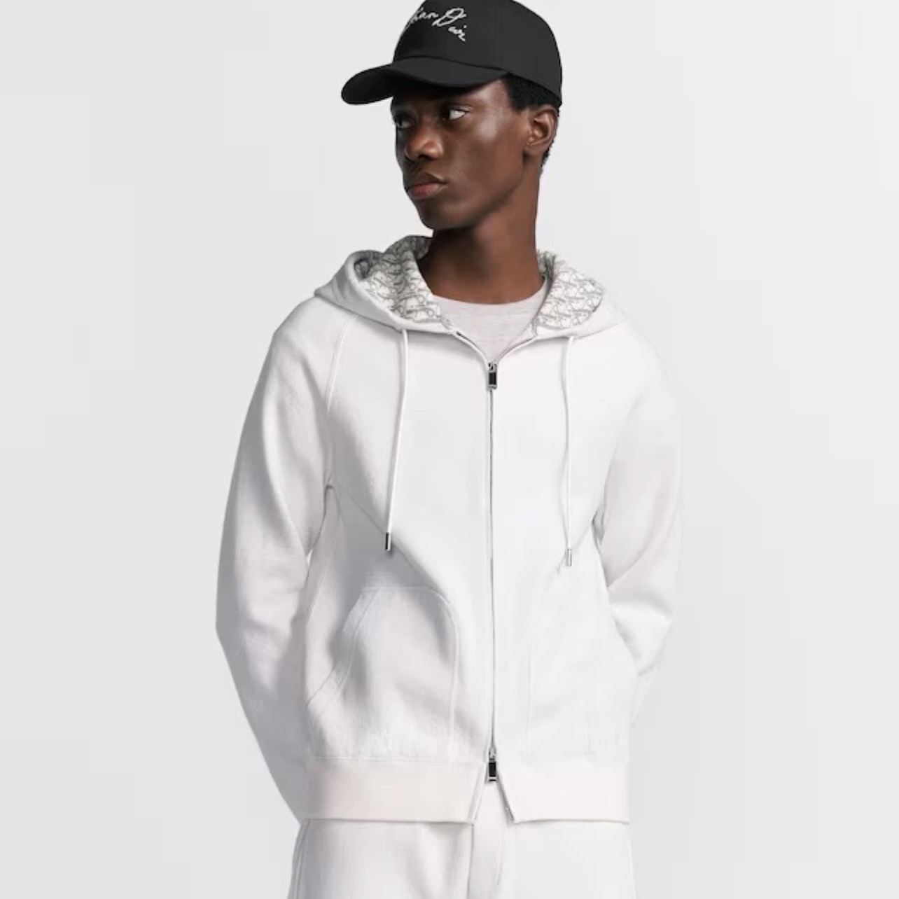 946b3f215f3c75ad471def4467c037a9_1762649425_7383.jpg 946b3f215f3c75ad471def4467c037a9_1762649425_7383_1762649573.jpg