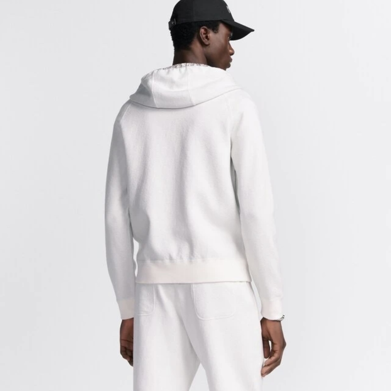 946b3f215f3c75ad471def4467c037a9_1762649425_8199.jpg 946b3f215f3c75ad471def4467c037a9_1762649425_8199_1762649573.jpg