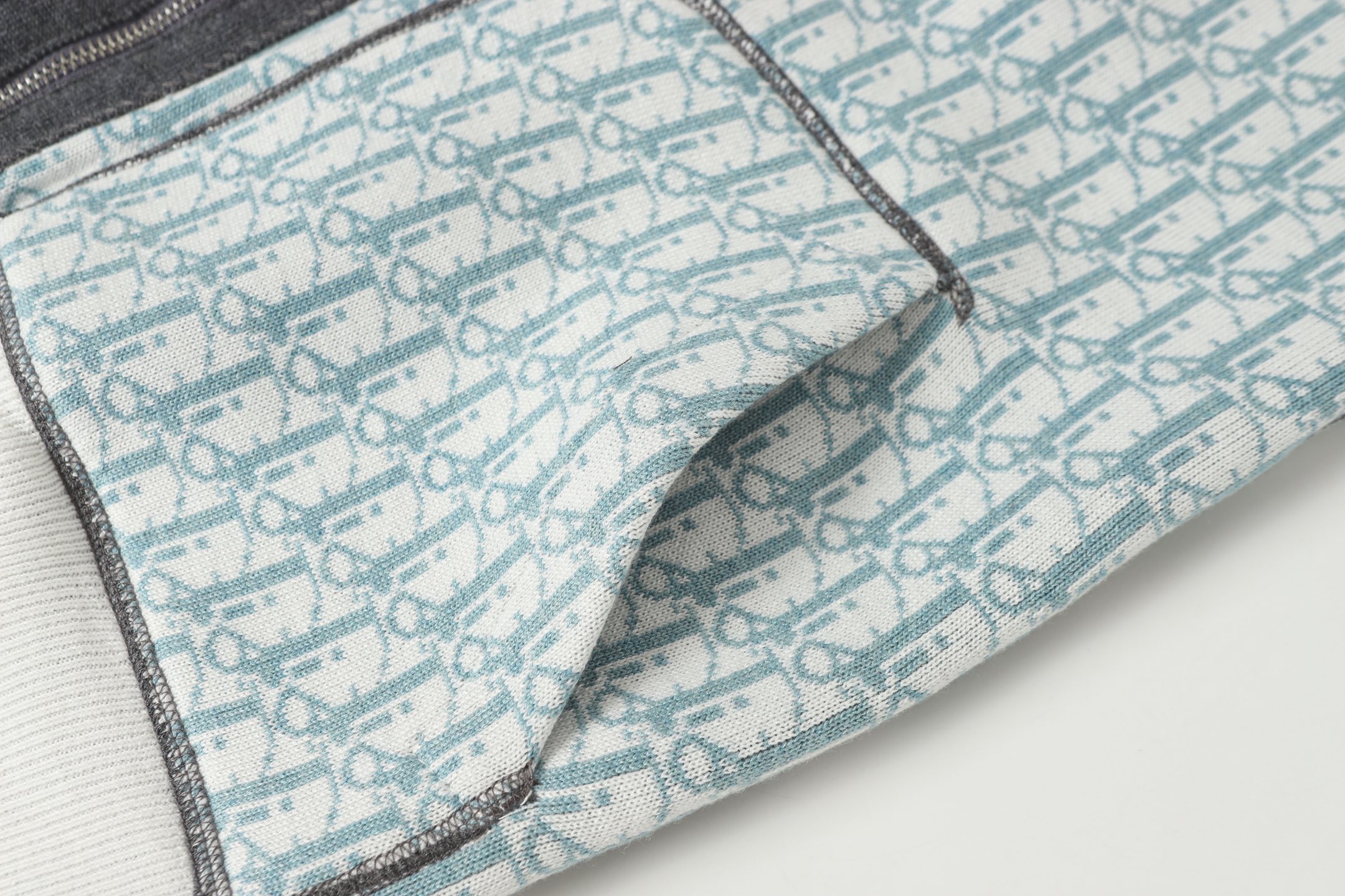 946b3f215f3c75ad471def4467c037a9_1762649633_8121.jpg 946b3f215f3c75ad471def4467c037a9_1762649633_8121_1762649697_1762649956.jpg