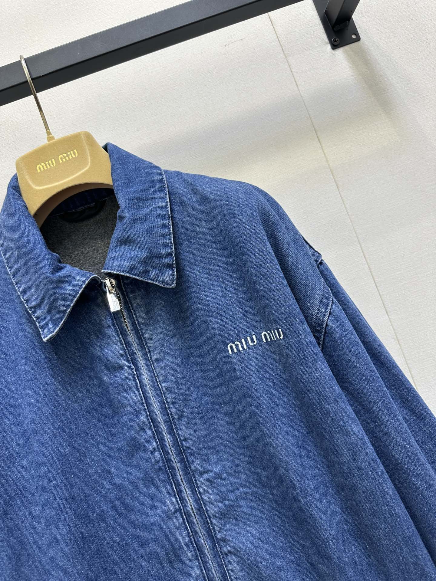 9d9211f1a96a023fd120b454802d9942_1761925324_8713.jpg 9d9211f1a96a023fd120b454802d9942_1761925324_8713_1761955403.jpg