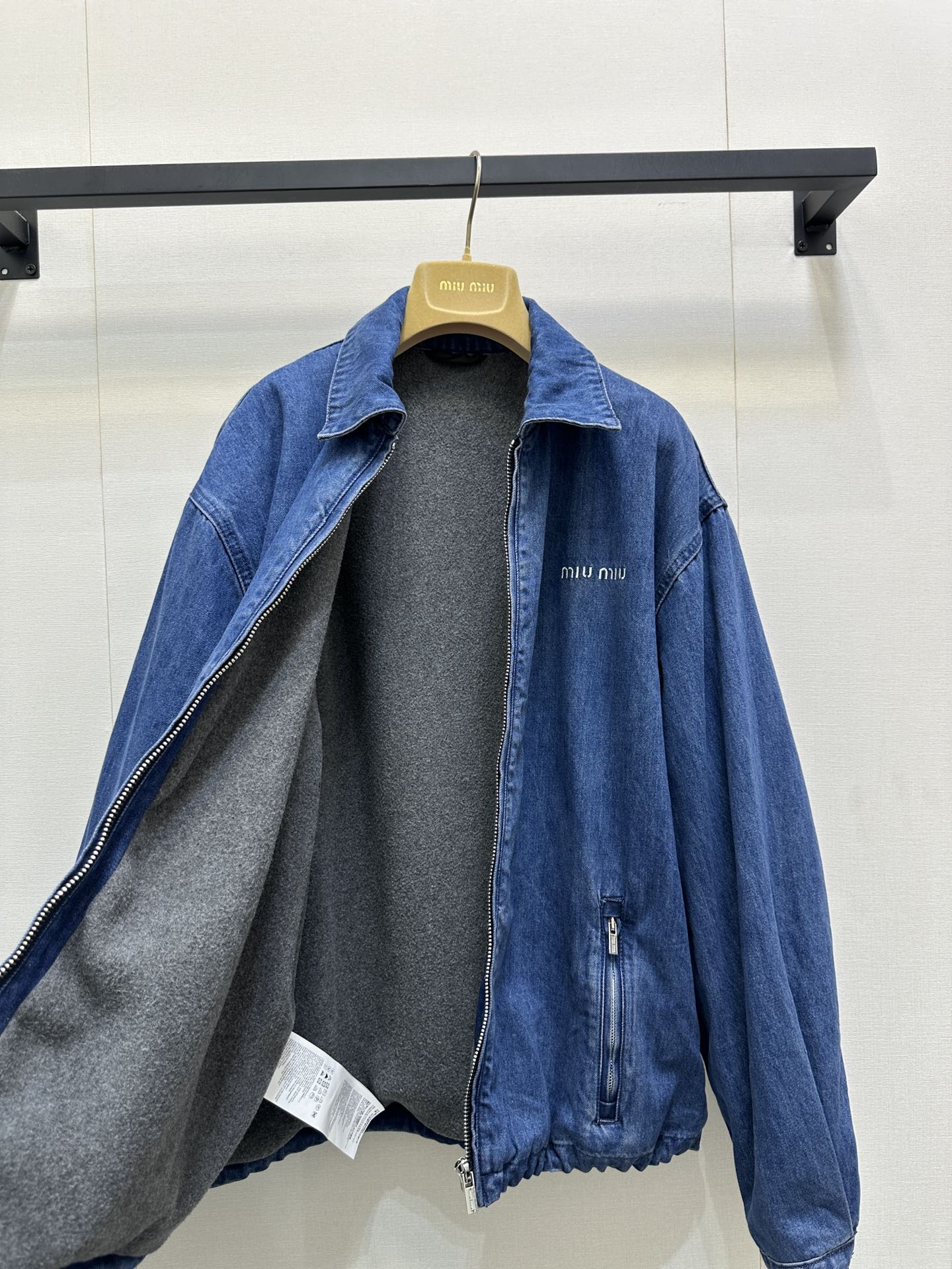 9d9211f1a96a023fd120b454802d9942_1761925325_2222.jpg 9d9211f1a96a023fd120b454802d9942_1761925325_2222_1761955403.jpg