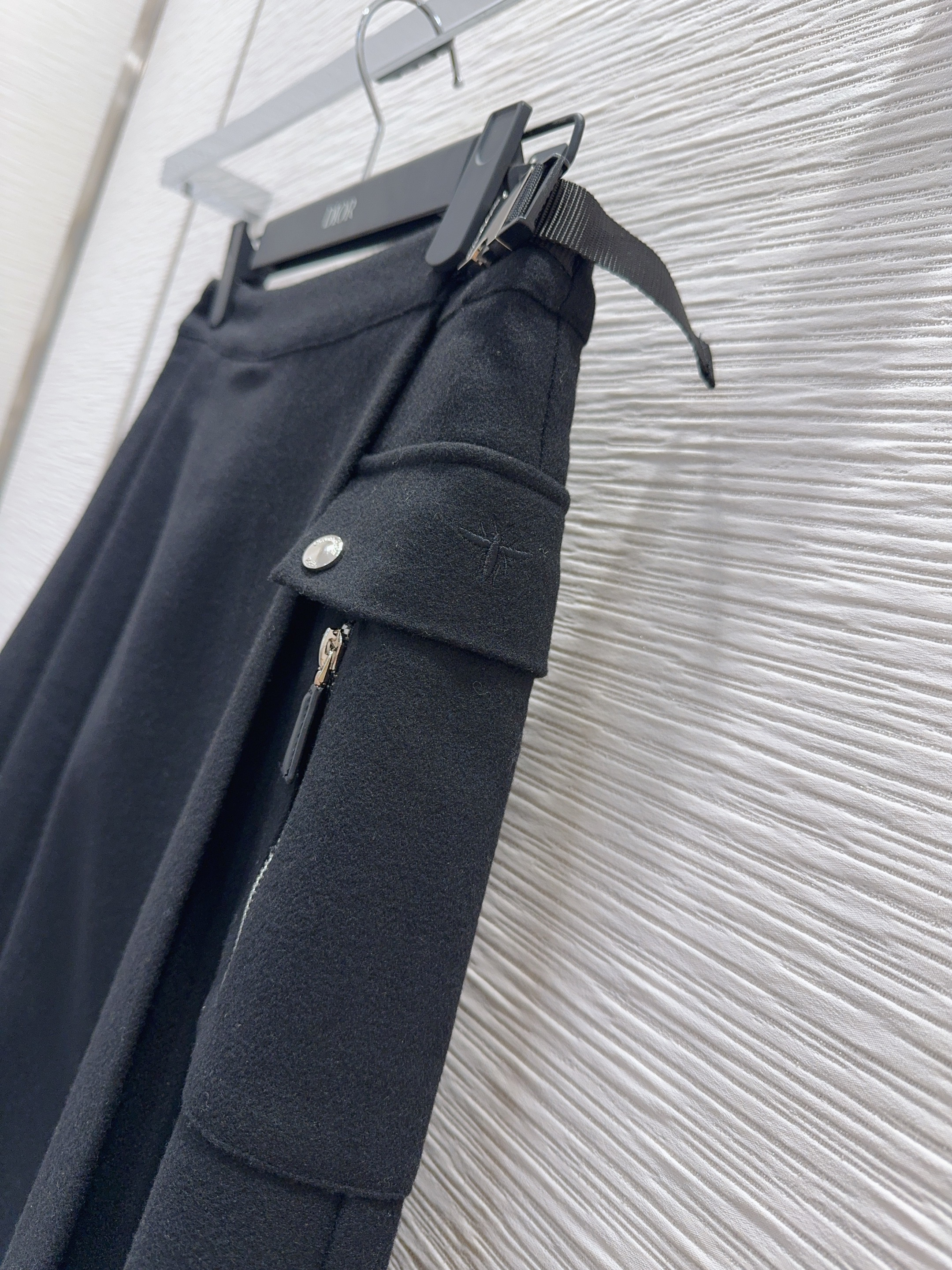 b23828a7cd9f3e2e44446b0d9a3e0f8d_1763827376_221.jpg b23828a7cd9f3e2e44446b0d9a3e0f8d_1763827376_221_1763829894.jpg