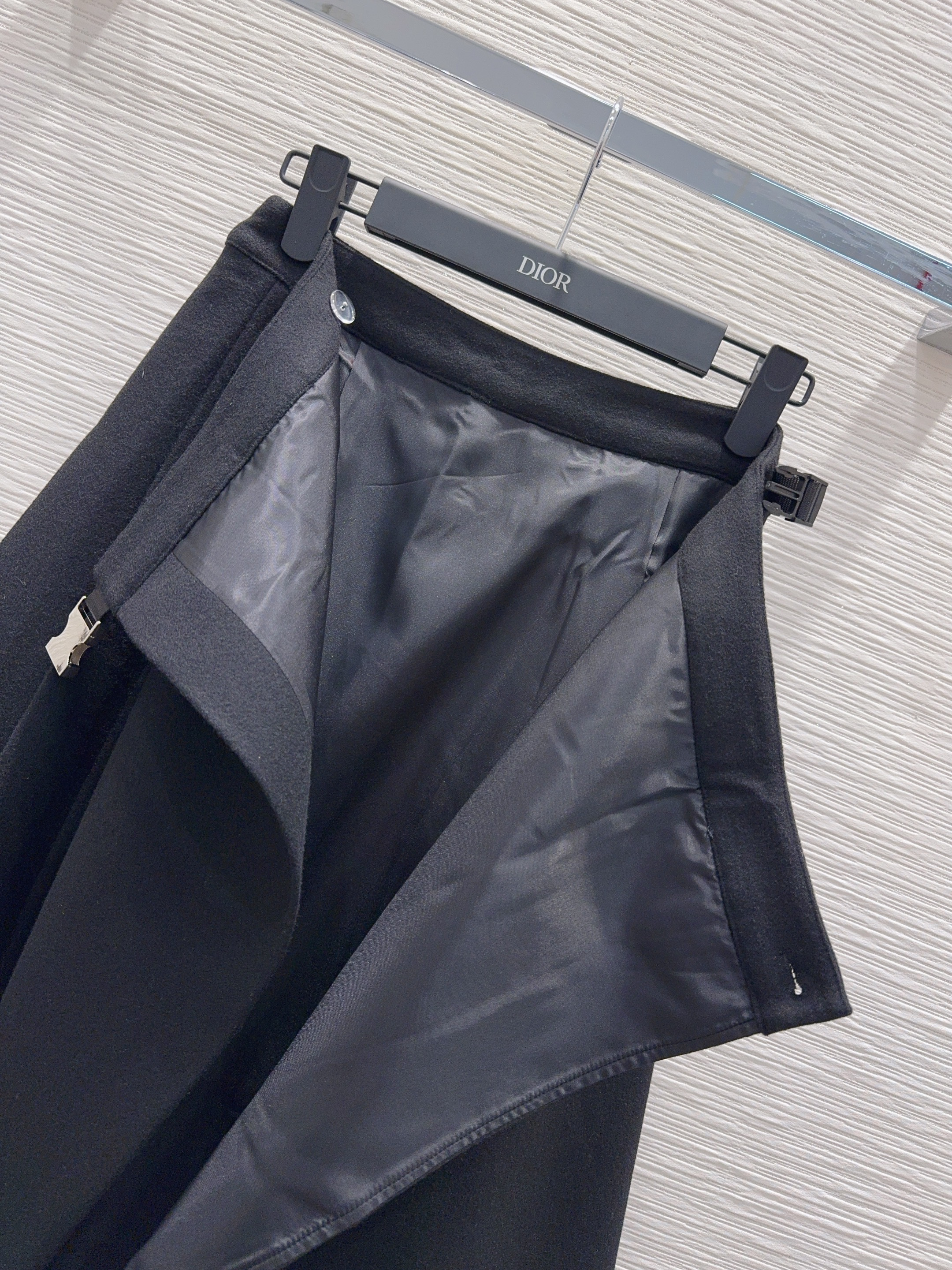 b23828a7cd9f3e2e44446b0d9a3e0f8d_1763827377_7178.jpg b23828a7cd9f3e2e44446b0d9a3e0f8d_1763827377_7178_1763829894.jpg