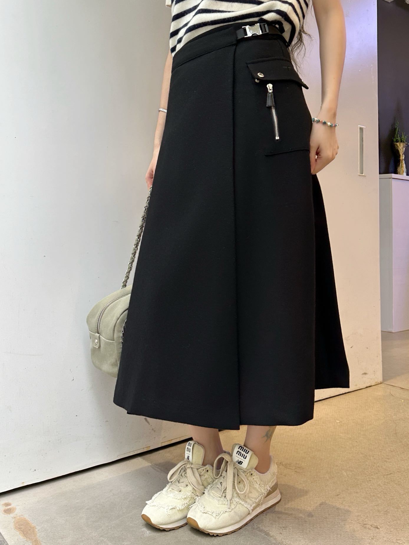 b23828a7cd9f3e2e44446b0d9a3e0f8d_1763827379_367.jpg b23828a7cd9f3e2e44446b0d9a3e0f8d_1763827379_367_1763829894.jpg