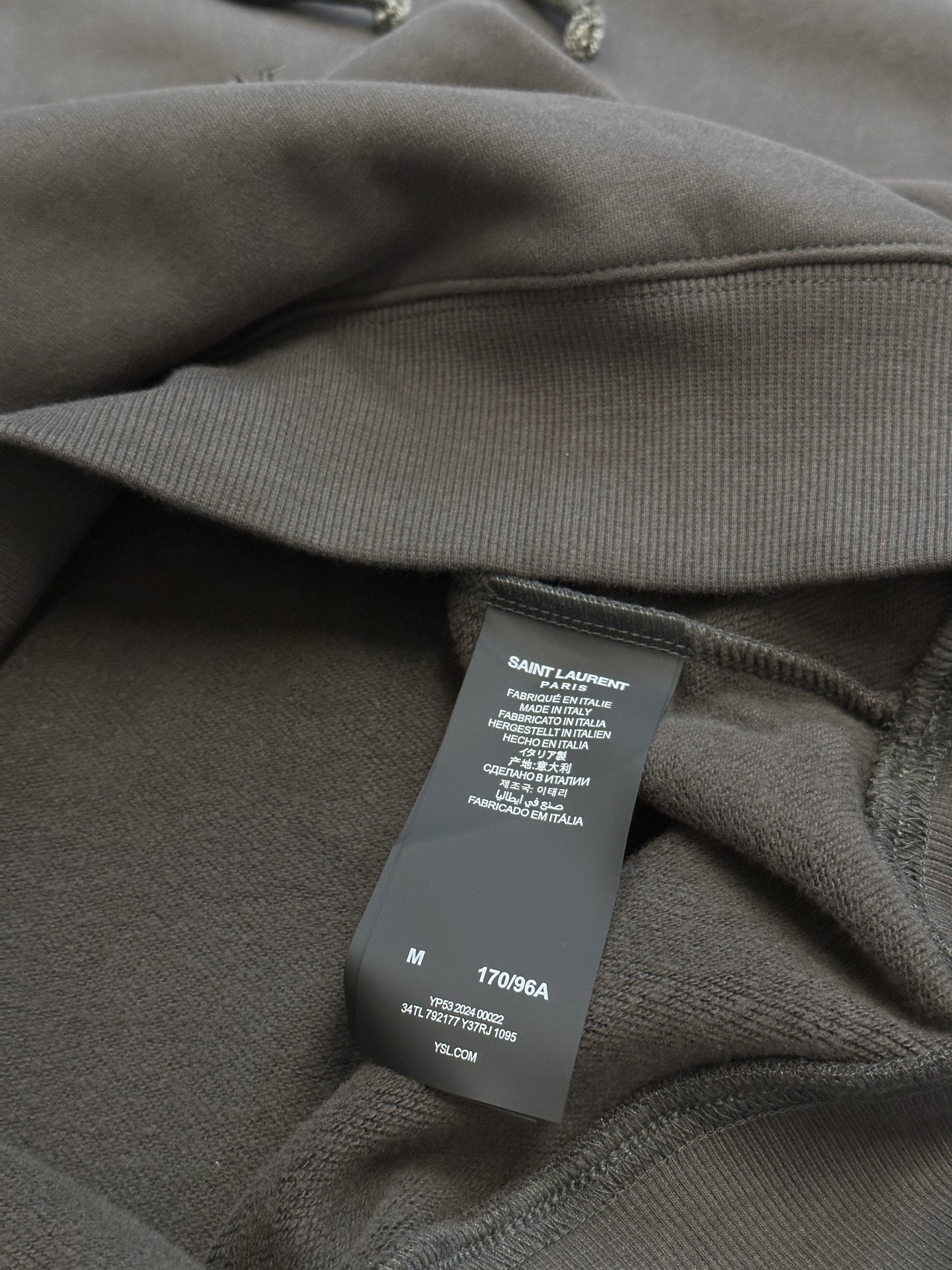 b23828a7cd9f3e2e44446b0d9a3e0f8d_1763828923_2204.jpg b23828a7cd9f3e2e44446b0d9a3e0f8d_1763828923_2204.jpg