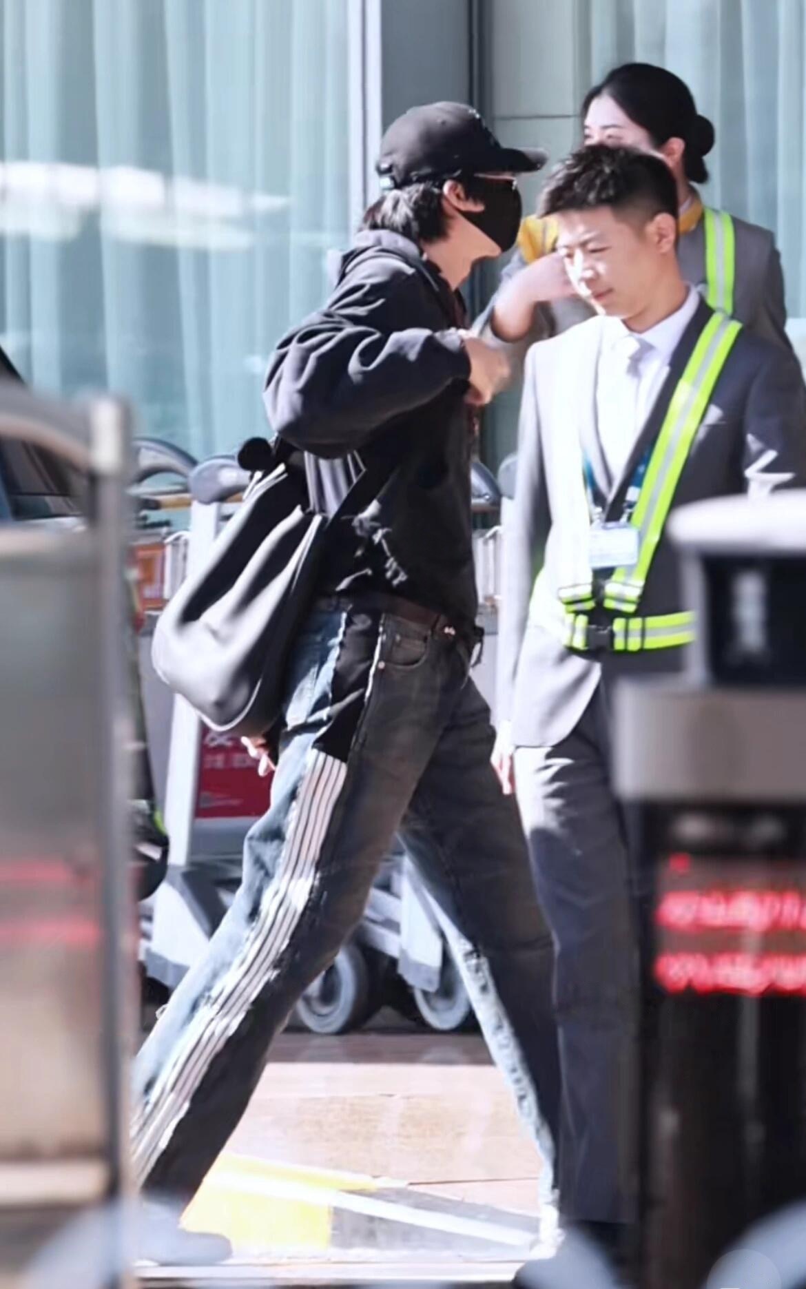 f75b45f8bd92ea7f1c172b3be24edf05_1763884235_2004.jpg f75b45f8bd92ea7f1c172b3be24edf05_1763884235_2004.jpg