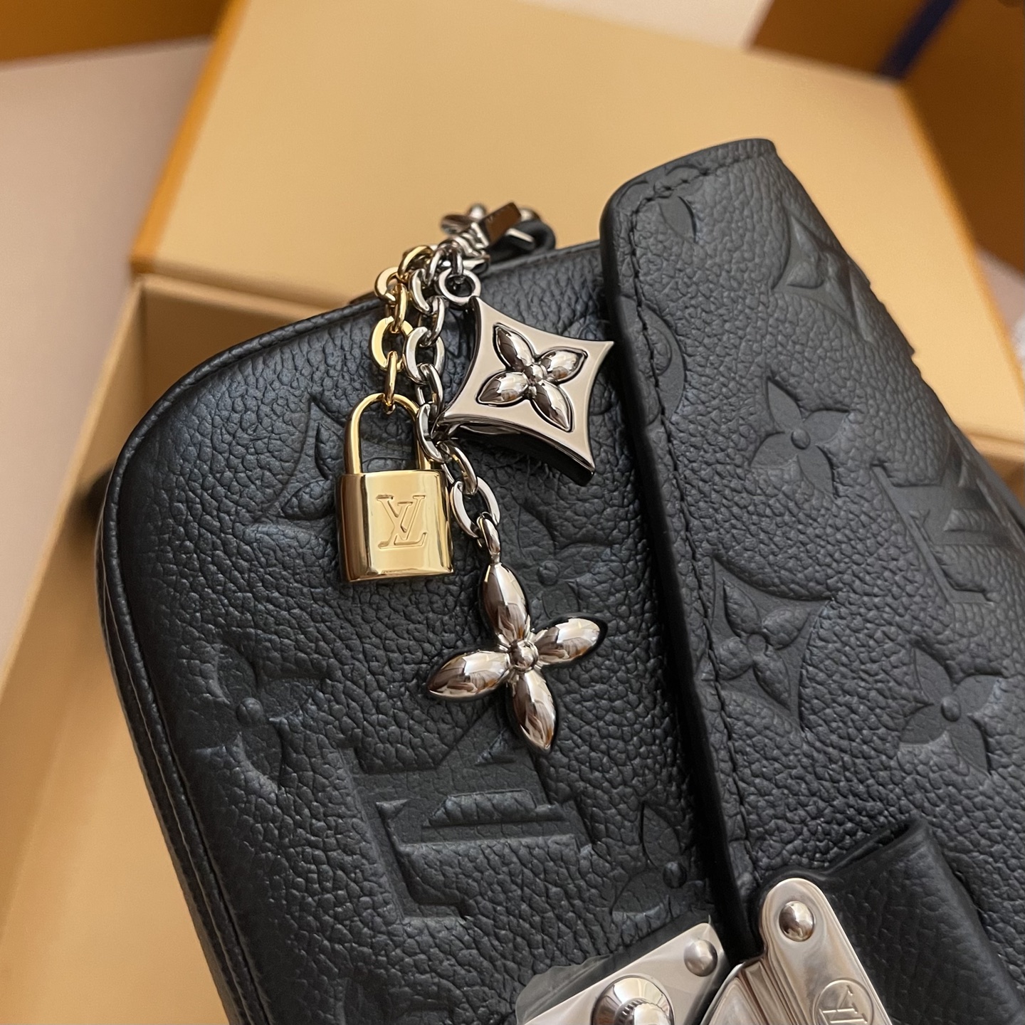 93d43e314fb672dd976f3a72bf97a49f_1764637803_9348.jpg 93d43e314fb672dd976f3a72bf97a49f_1764637803_9348_1764638277.jpg