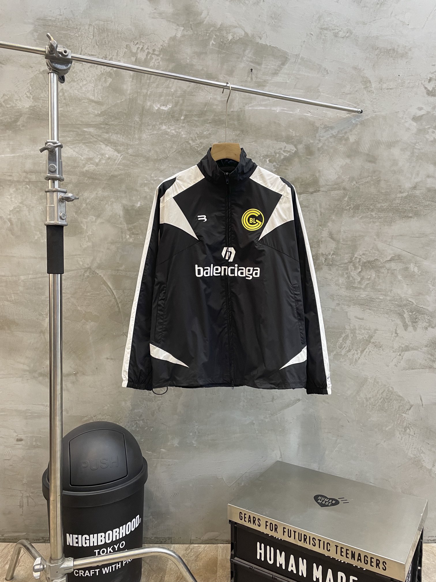 Balenciaga BLCG 발렌시아가 바람막이 자켓 의류
