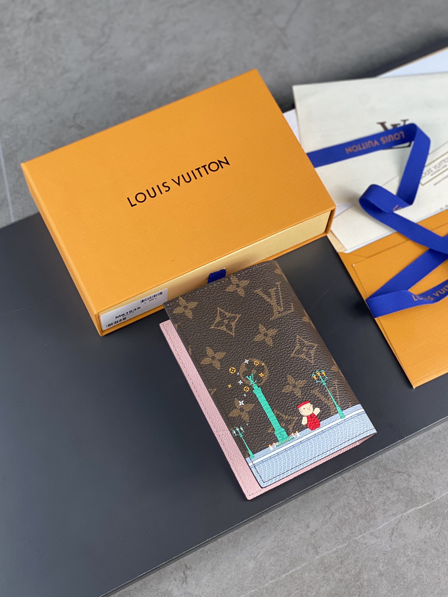 LV 루이비통 여권 케이스 여권지갑 지갑