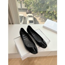 크리스찬 루부탱 X 메종 마르지엘라 콜라보레이션 플랫 슈즈 발레 단화