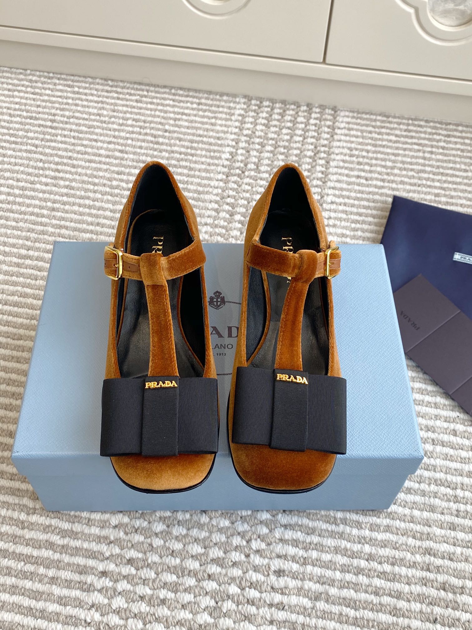 PRADA 프라다 통굽 힐 슈즈 구두 단화 신발