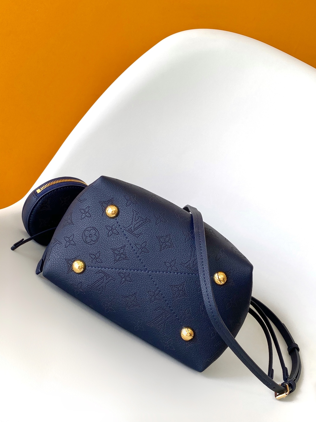 LV 루이비통 Bella 벨라 버킷백 가방