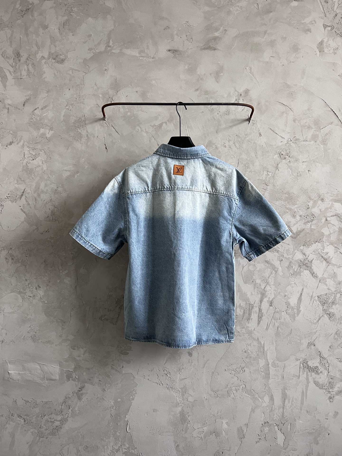 LV 루이비통 자수 반팔 블루 데님 셔츠 의류