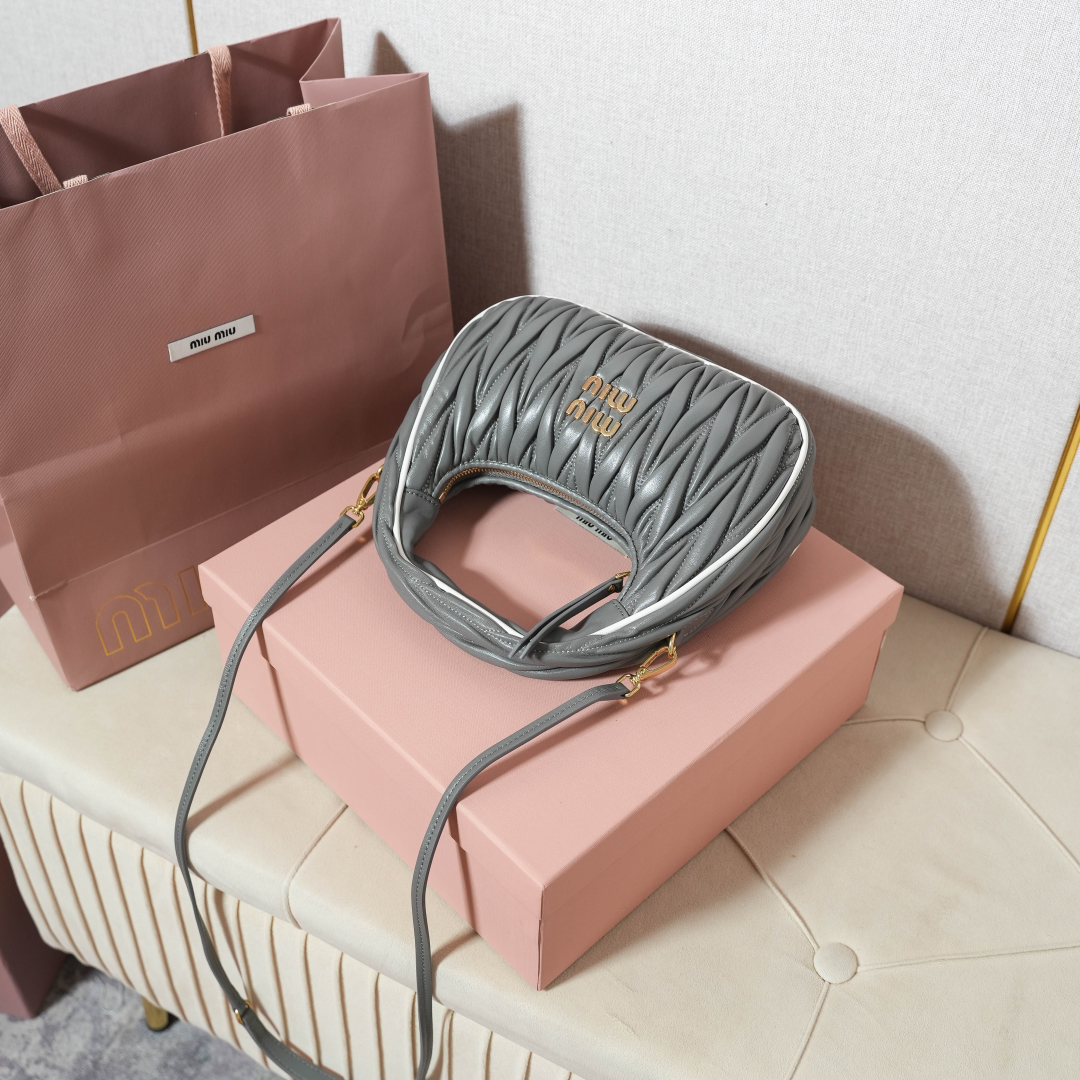 MIUMIU 미우미우 핸드백 토트백 가방