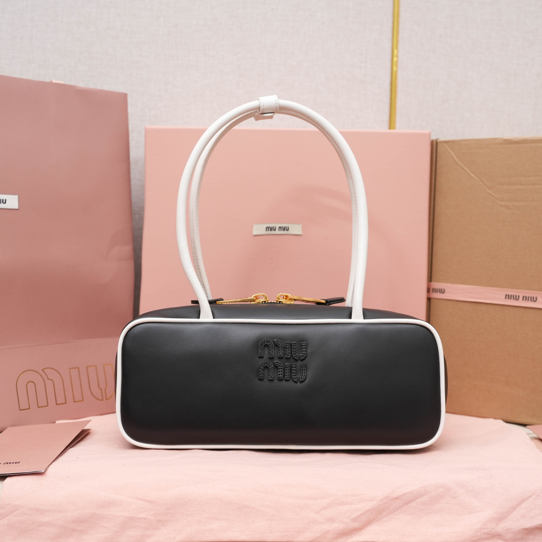 MIUMIU 미우미우 핸드백 가방