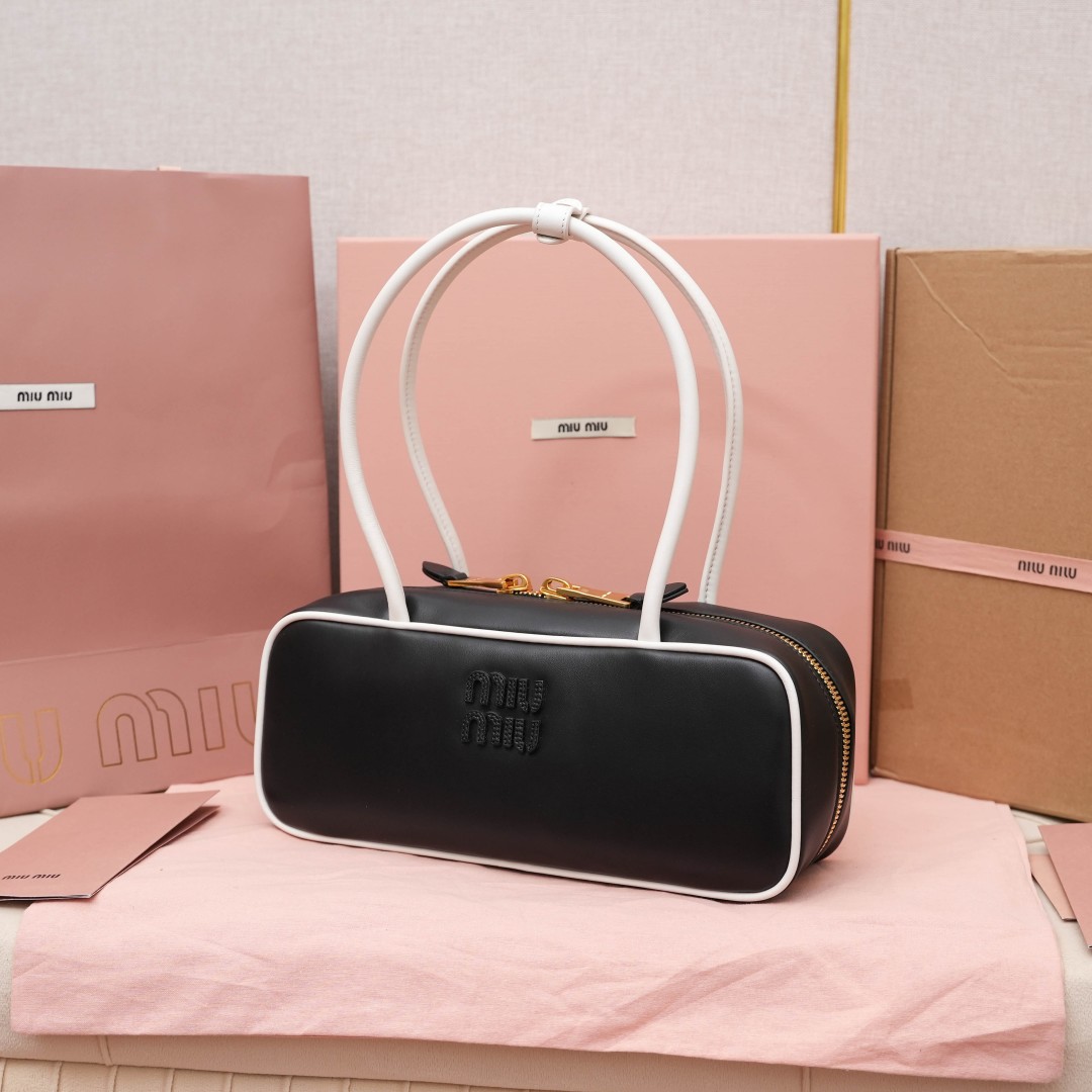 MIUMIU 미우미우 핸드백 가방