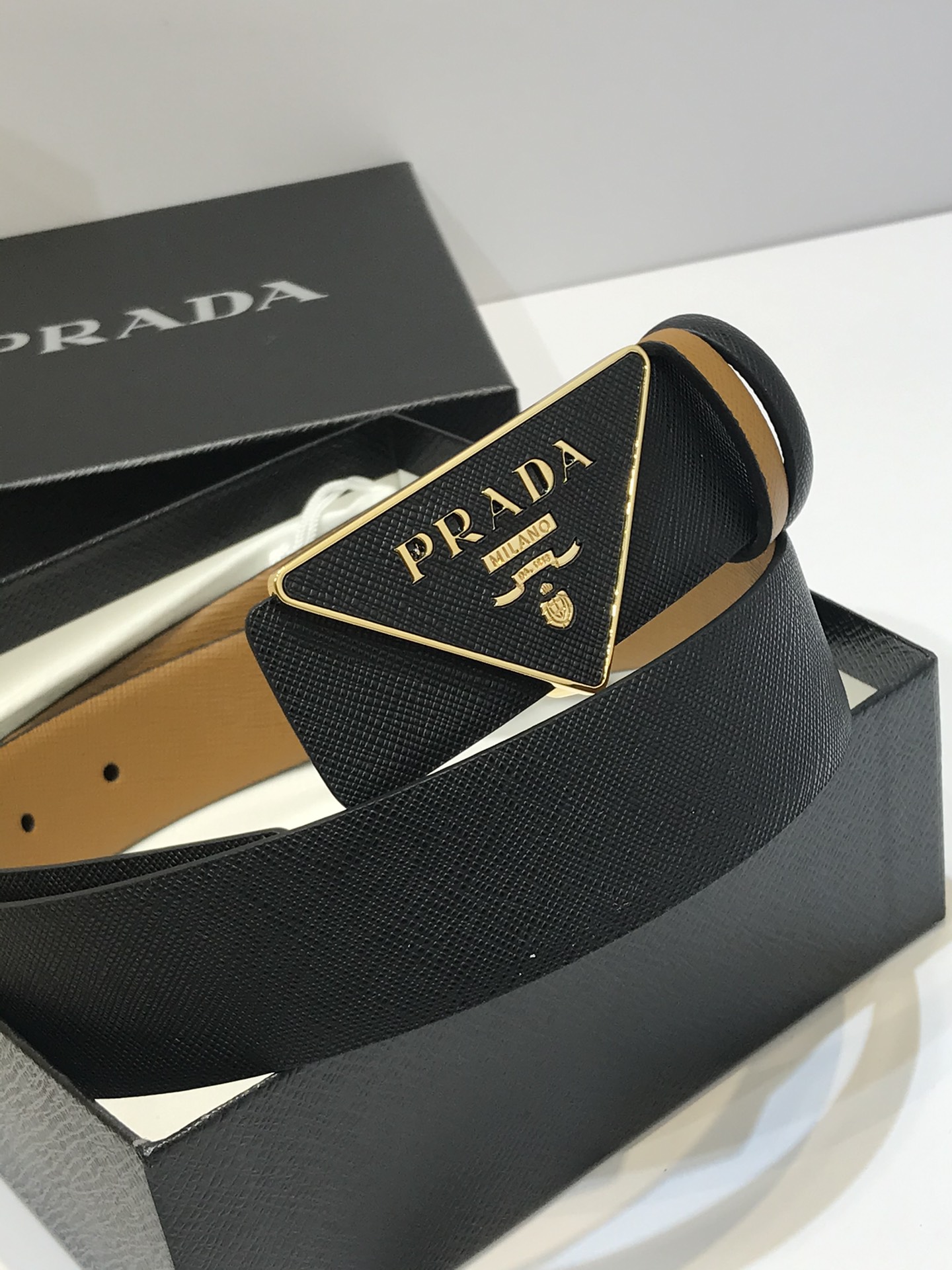 PRADA 프라다 벨트