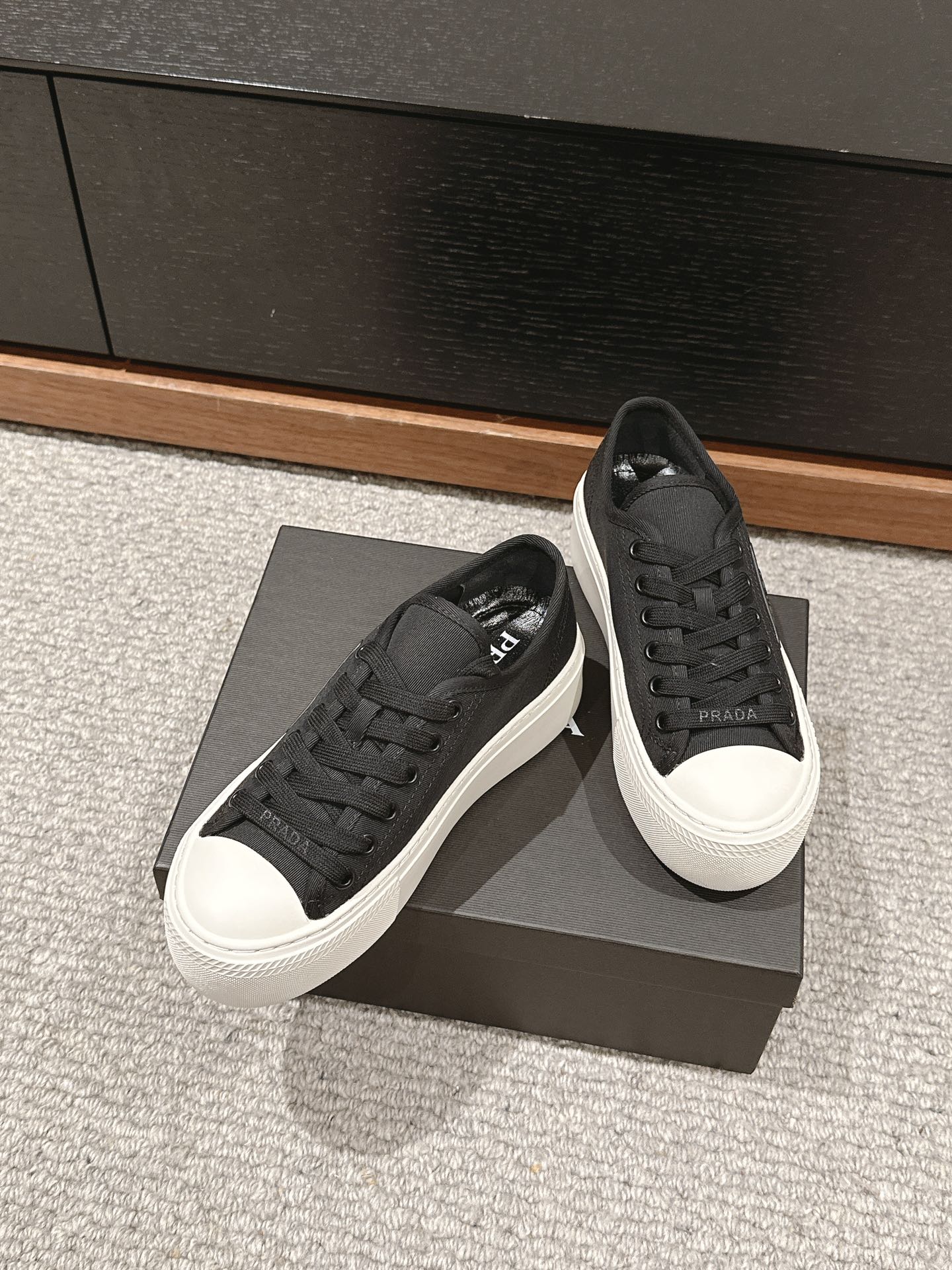 PRADA 프라다 스니커즈 신발