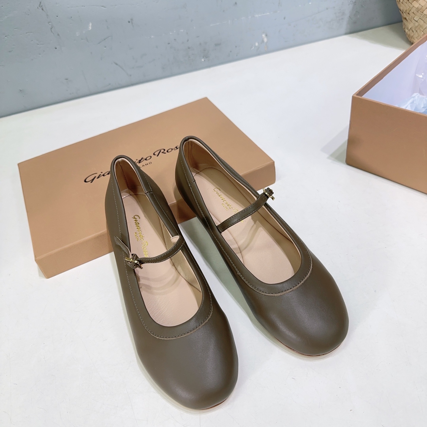 Gianvito Rossi 지안비토 로씨 플랫 슈즈 단화 신발