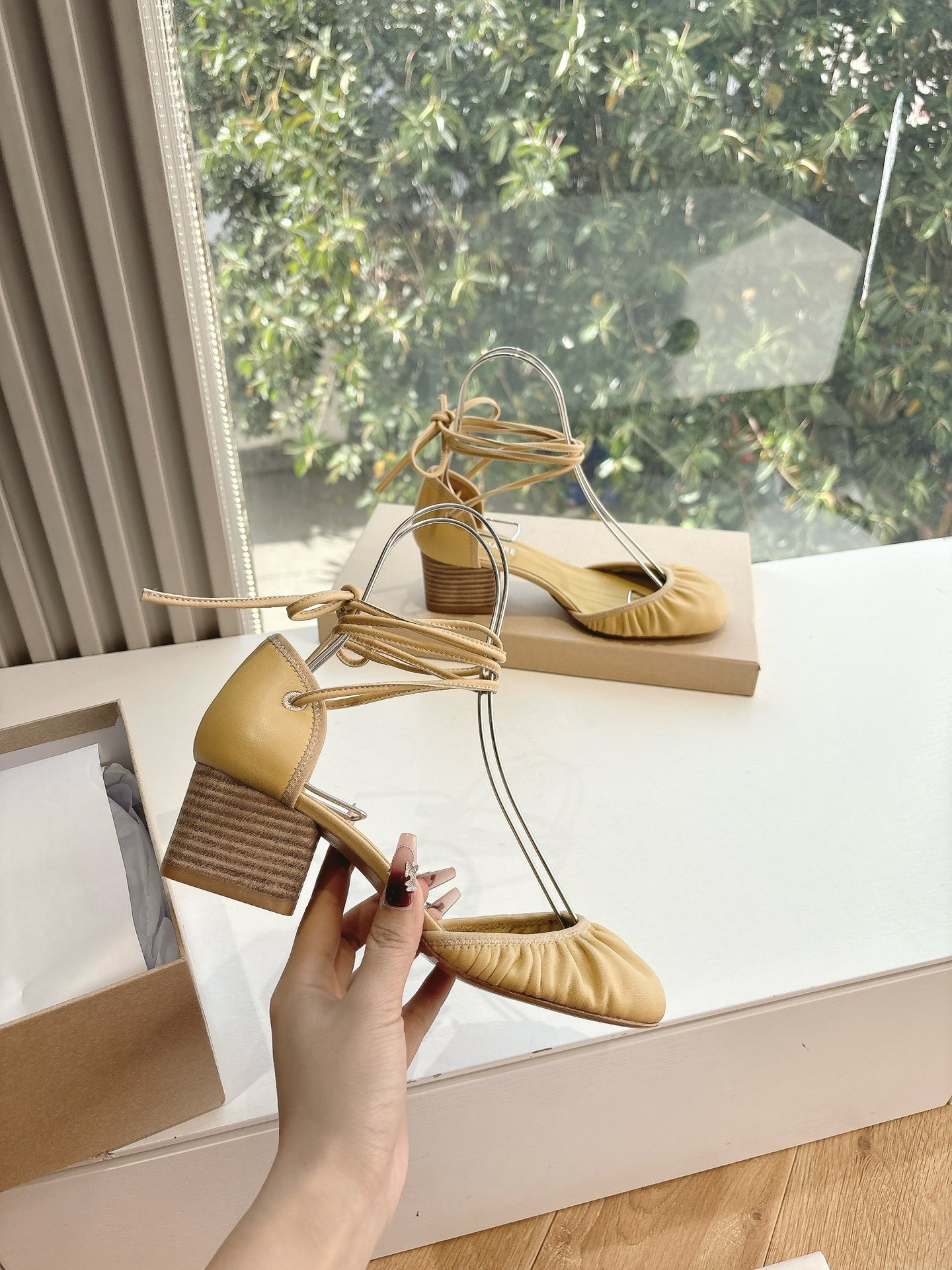 LEMAIRE 르메르 통굽 샌들 신발