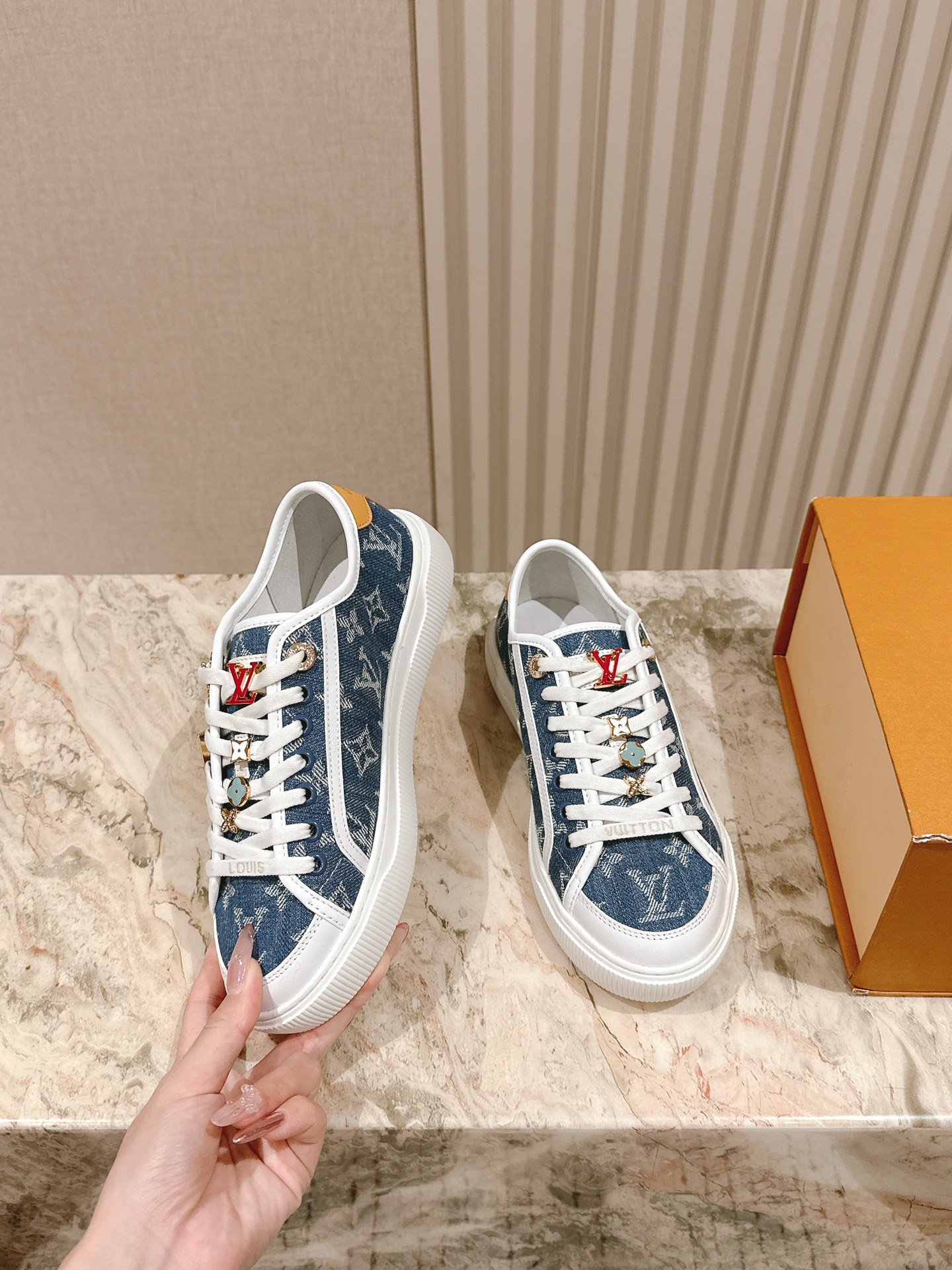 LV 루이비통 스니커즈 운동화 신발