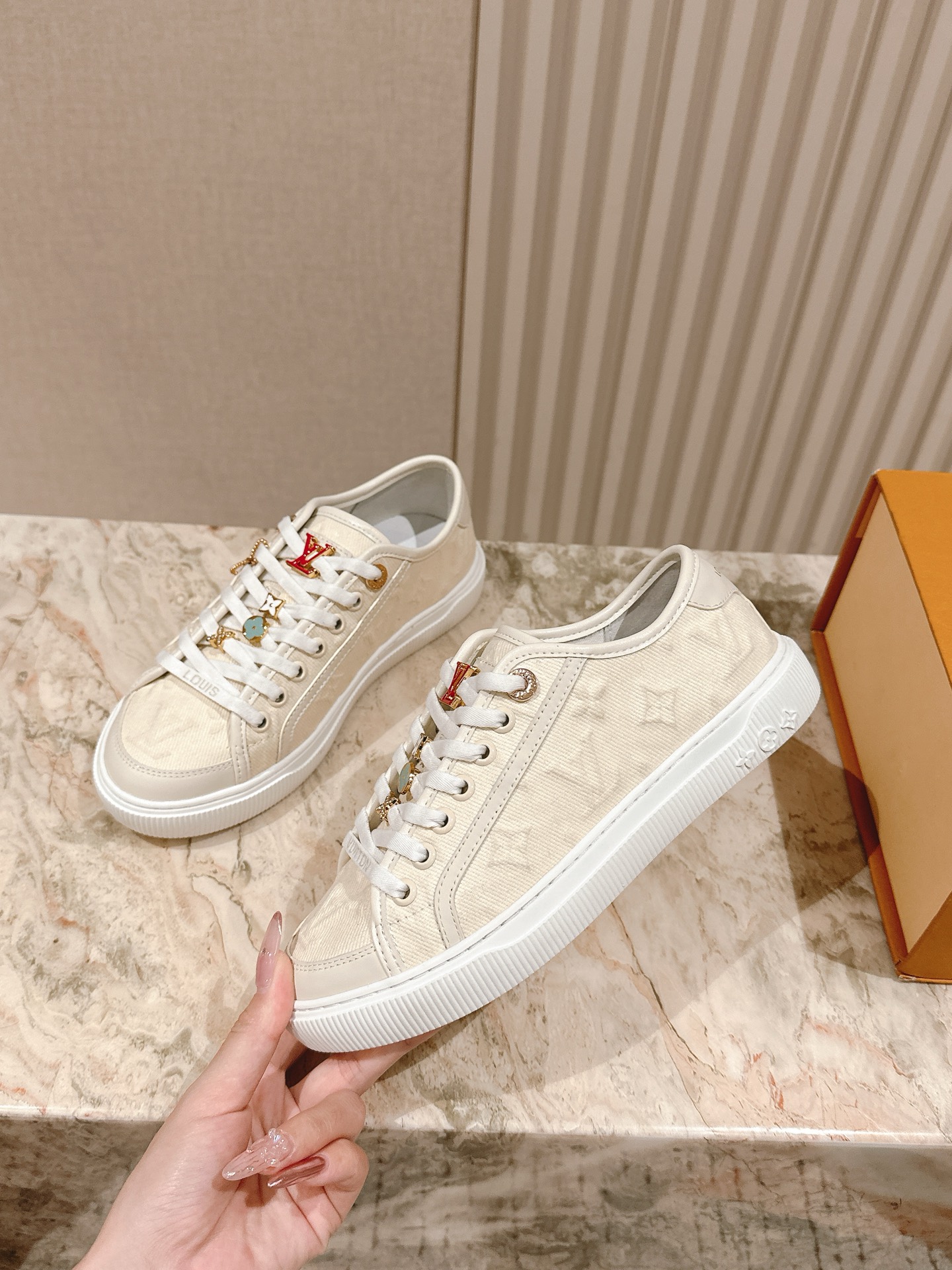 LV 루이비통 스니커즈 운동화 신발