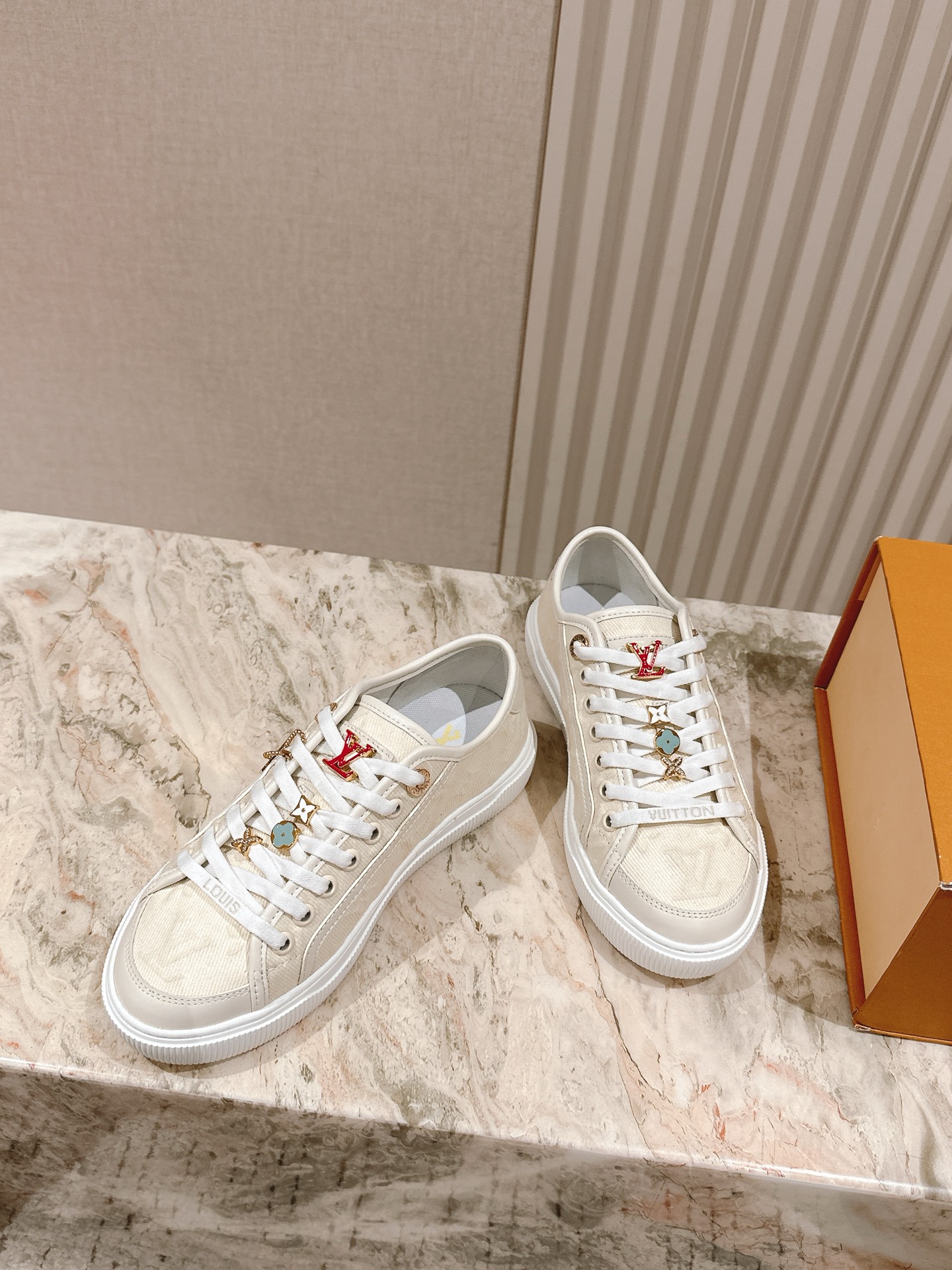 LV 루이비통 스니커즈 운동화 신발